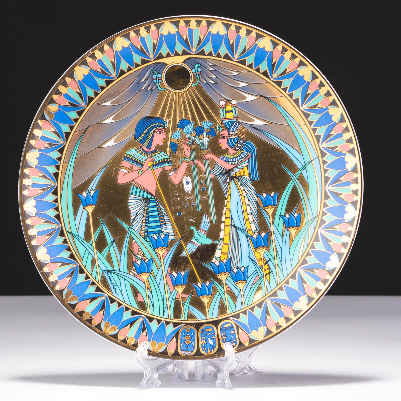 Royal Worcester 24KT Gold Porcelain Egyptian Plate: MEASURES APPROX 19CM. Please follow us on Instagram to stay updated with our current and future auctions: @albinus_auctions. Study all photographs carefully to get an accurate representation of the it
