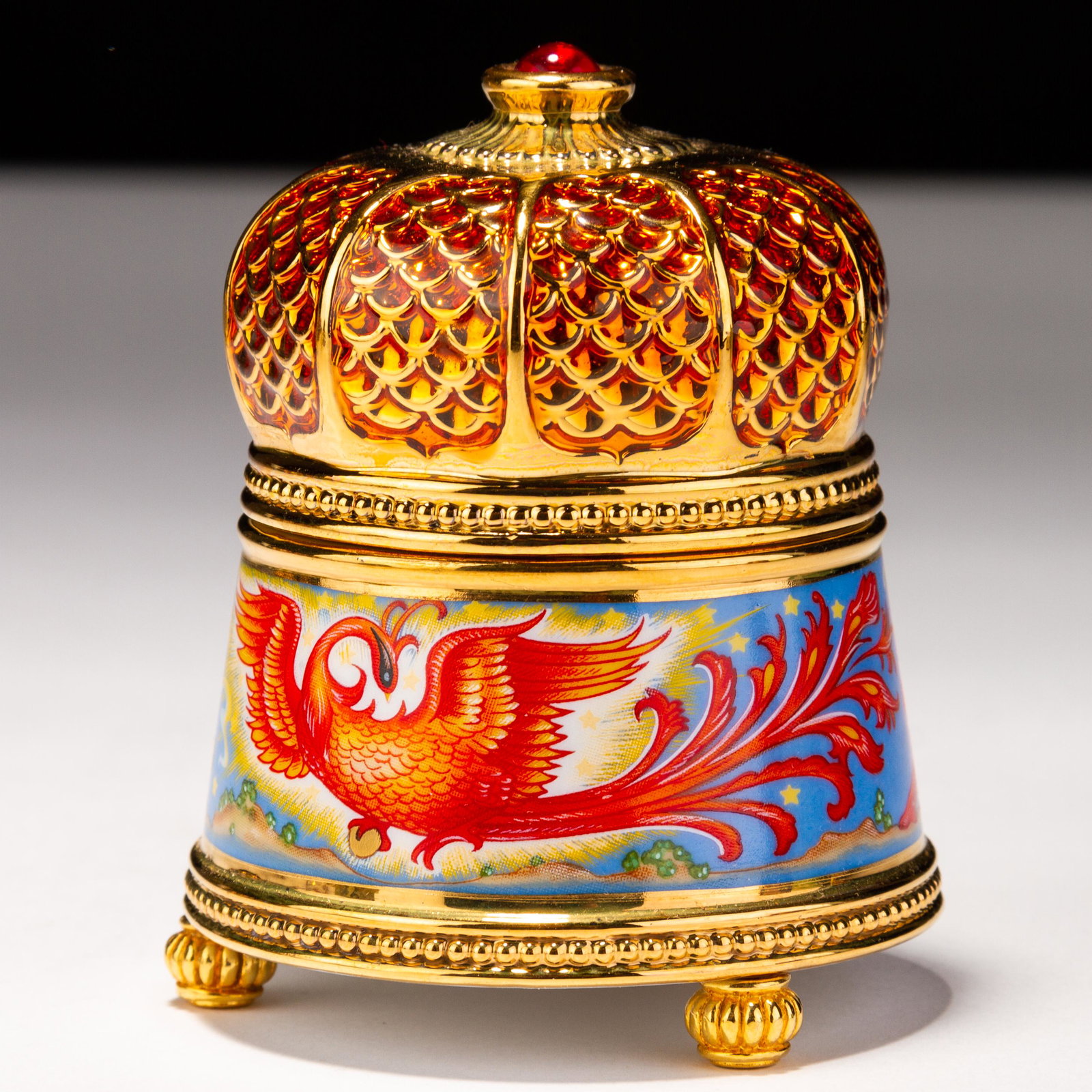 House of Faberge 24KT Gold Porcelain Musical Trinket Box: MEASURES APPROX 6.5 X 9CM. Please follow us on Instagram to stay updated with our current and future auctions: @albinus_auctions. Study all photographs carefully to get an accurate representation of t