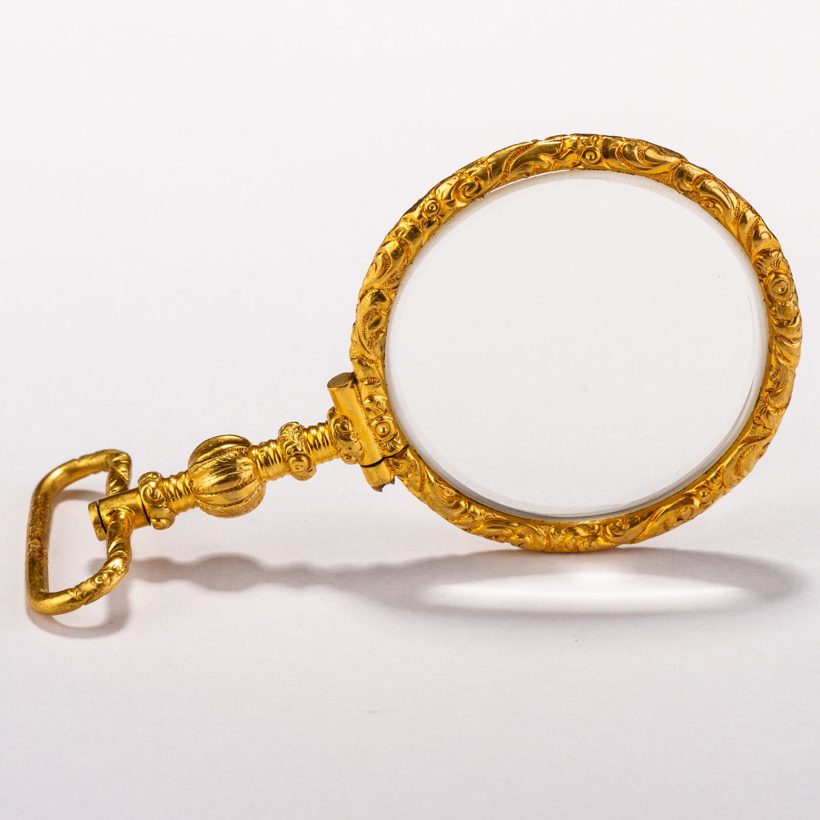 Victorian Gilt Lorgnette Magnifying Glass 19th Century: MEASURES APPROX 6 X 3.6CM. Please follow us on Instagram to stay updated with our current and future auctions: @albinus_auctions. Study all photographs carefully to get an accurate representation of t