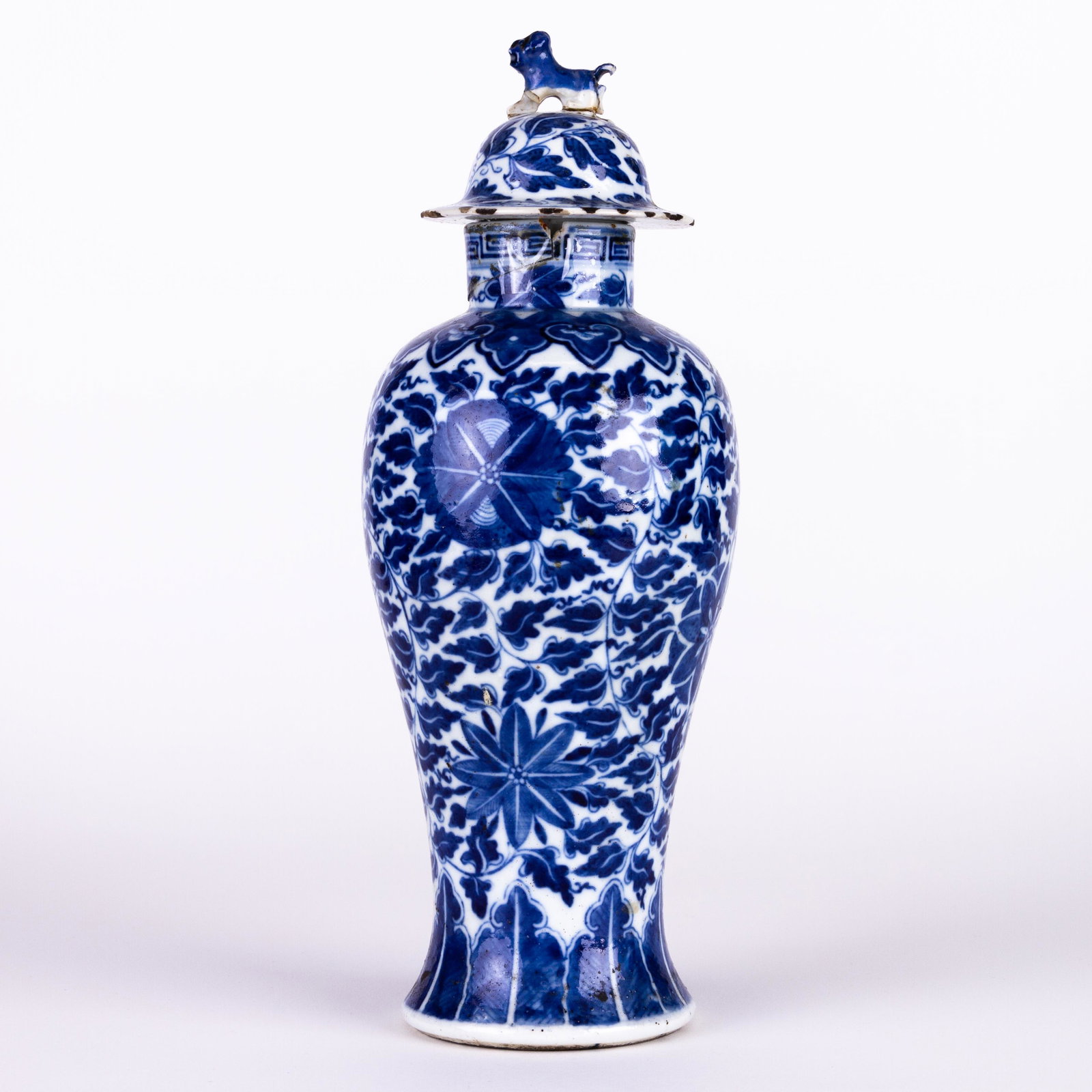 Chinese Blue & White Foo Dragon Porcelain Vase 4 Character Mark: DIMENSIONS APPROX 34x9.5x9.5CM. Please carefully study all photographs to get an accurate idea of the object. In good condition, as seen. Shipping is in-house and we ship internationally to US and res