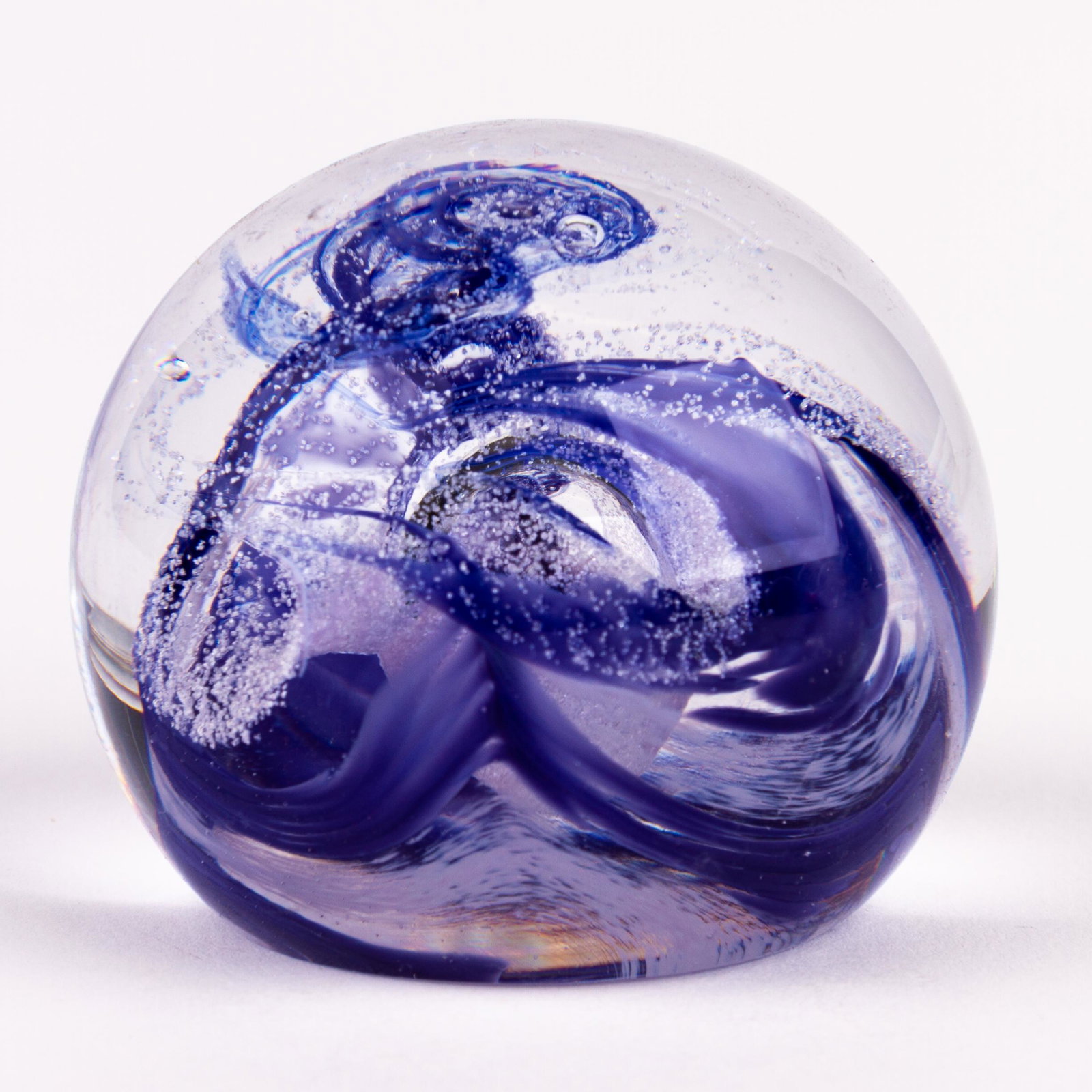 Scottish Glass Designer Paperweight: DIMENSIONS APPROX 6x6x5CM. Please carefully study all photographs to get an accurate idea of the object. In good condition, as seen. Shipping is in-house and we ship internationally to US and rest of 