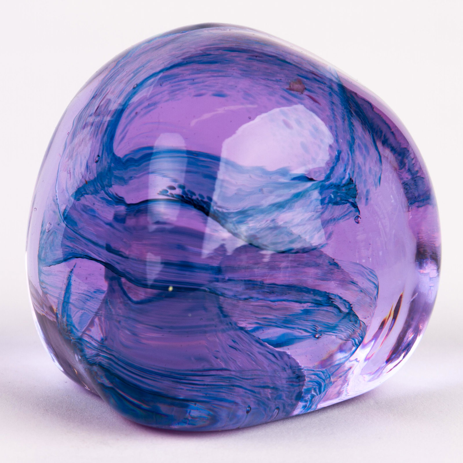 Caithness Scottish Glass Designer Paperweight: DIMENSIONS APPROX 7.5x7x6.5CM. Please carefully study all photographs to get an accurate idea of the object. In good condition, as seen. Shipping is in-house and we ship internationally to US and rest