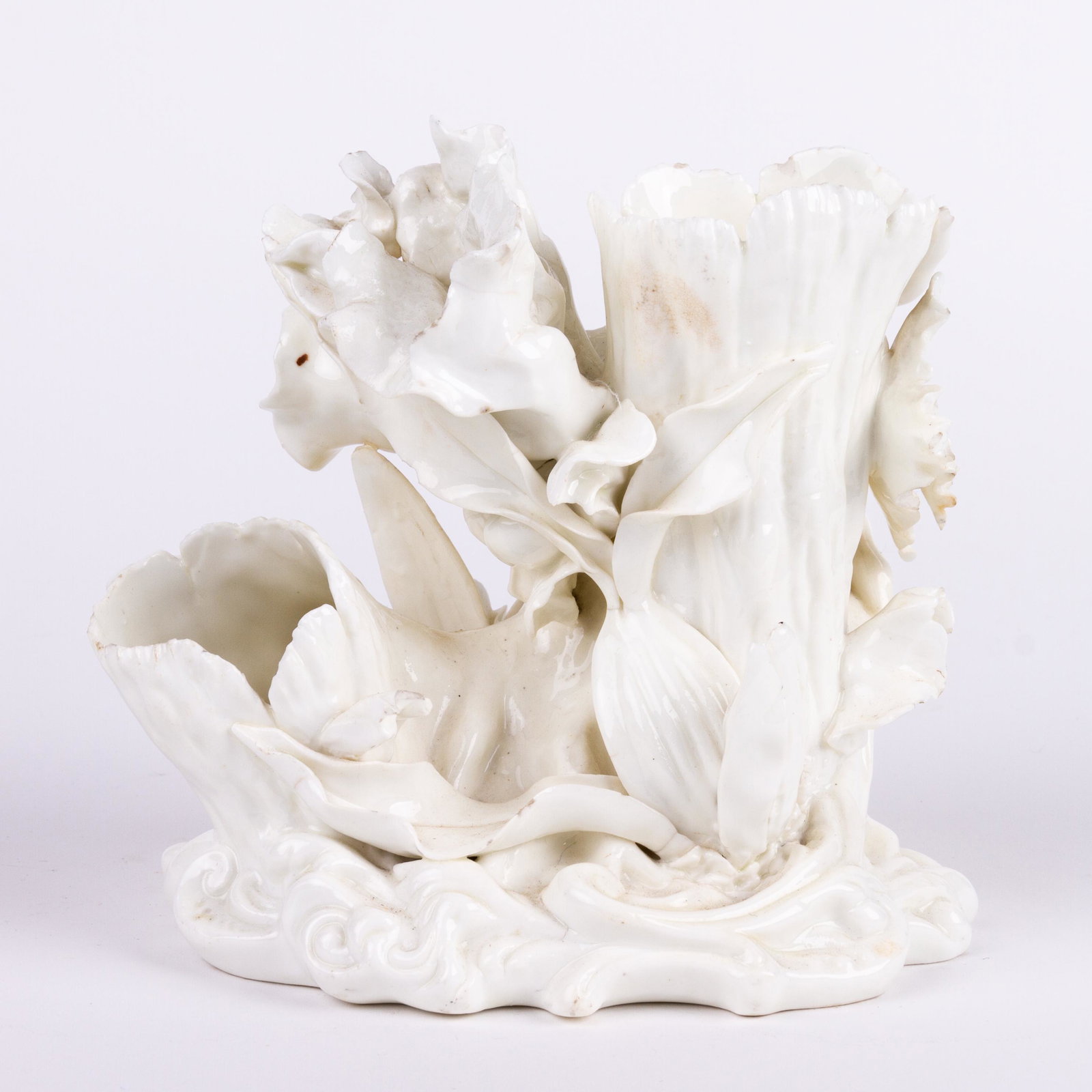 Moore Borthers Blanc de Chine Porcelain Vase 19th Century: DIMENSIONS APPROX 20.5x15x13CM. Please carefully study all photographs to get an accurate idea of the object. In good condition, as seen. Shipping is in-house and we ship internationally to US and res