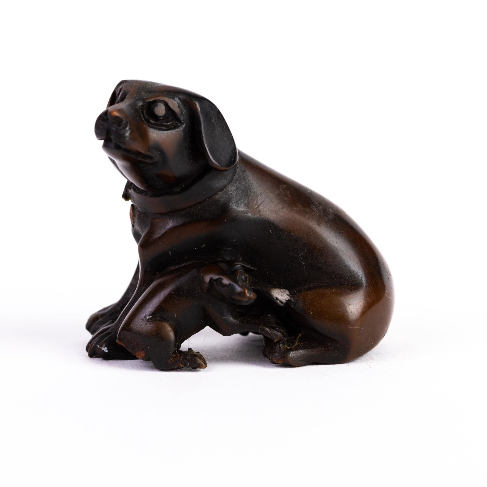 Japanese Boxwood Netsuke of Dogs: DIMENSIONS APPROX 5x4x3CM. Please carefully study all photographs to get an accurate idea of the object. In good condition, as seen. Shipping is in-house and we ship internationally to US and rest of 