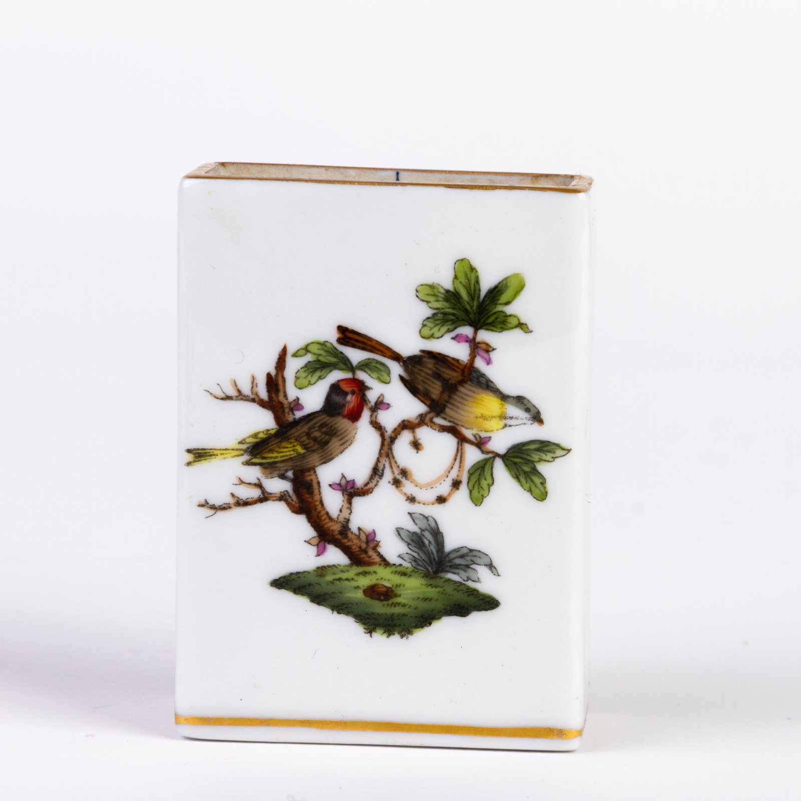 Herend Hungary Fine Porcelain Painted Birds Matchbox Case: DIMENSIONS APPROX 6x4.5x2.5CM. Please carefully study all photographs to get an accurate idea of the object. In good condition, as seen. Shipping is in-house and we ship internationally to US and rest