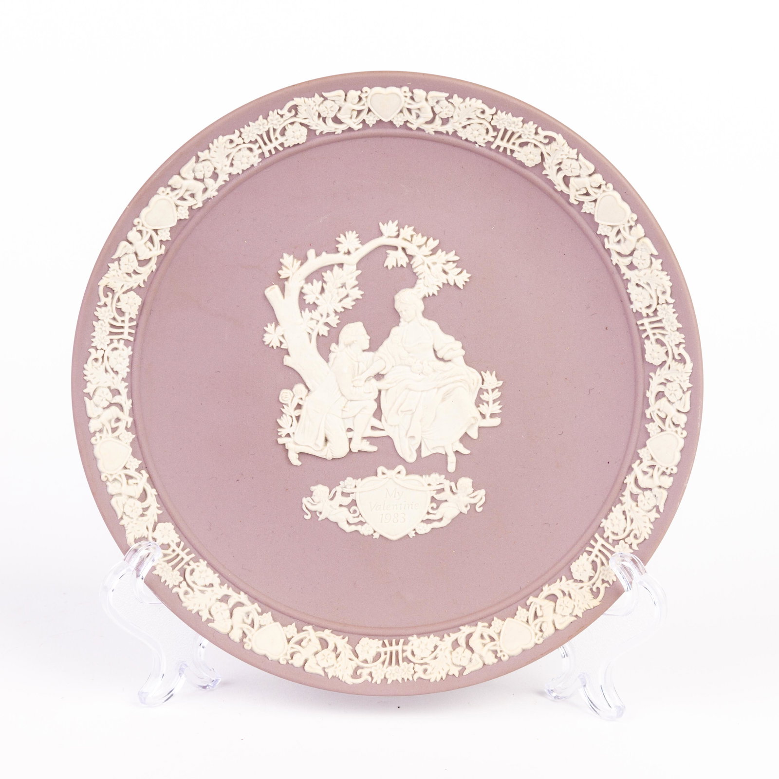 Wedgwood Lilac Jasperware Valentine Plate: DIMENSIONS APPROX 16.5x16.5x1CM. Please carefully study all photographs to get an accurate idea of the object. In good condition, as seen. Shipping is in-house and we ship internationally to US and re