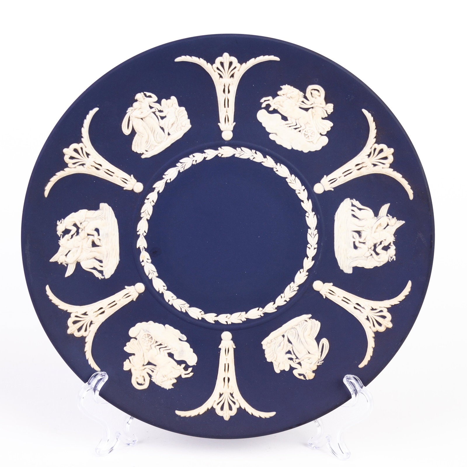 Wedgwood Portland Blue Jasperware Neoclassical Plate: DIMENSIONS APPROX 21x21x1CM. Please carefully study all photographs to get an accurate idea of the object. In good condition, as seen. Shipping is in-house and we ship internationally to US and rest o