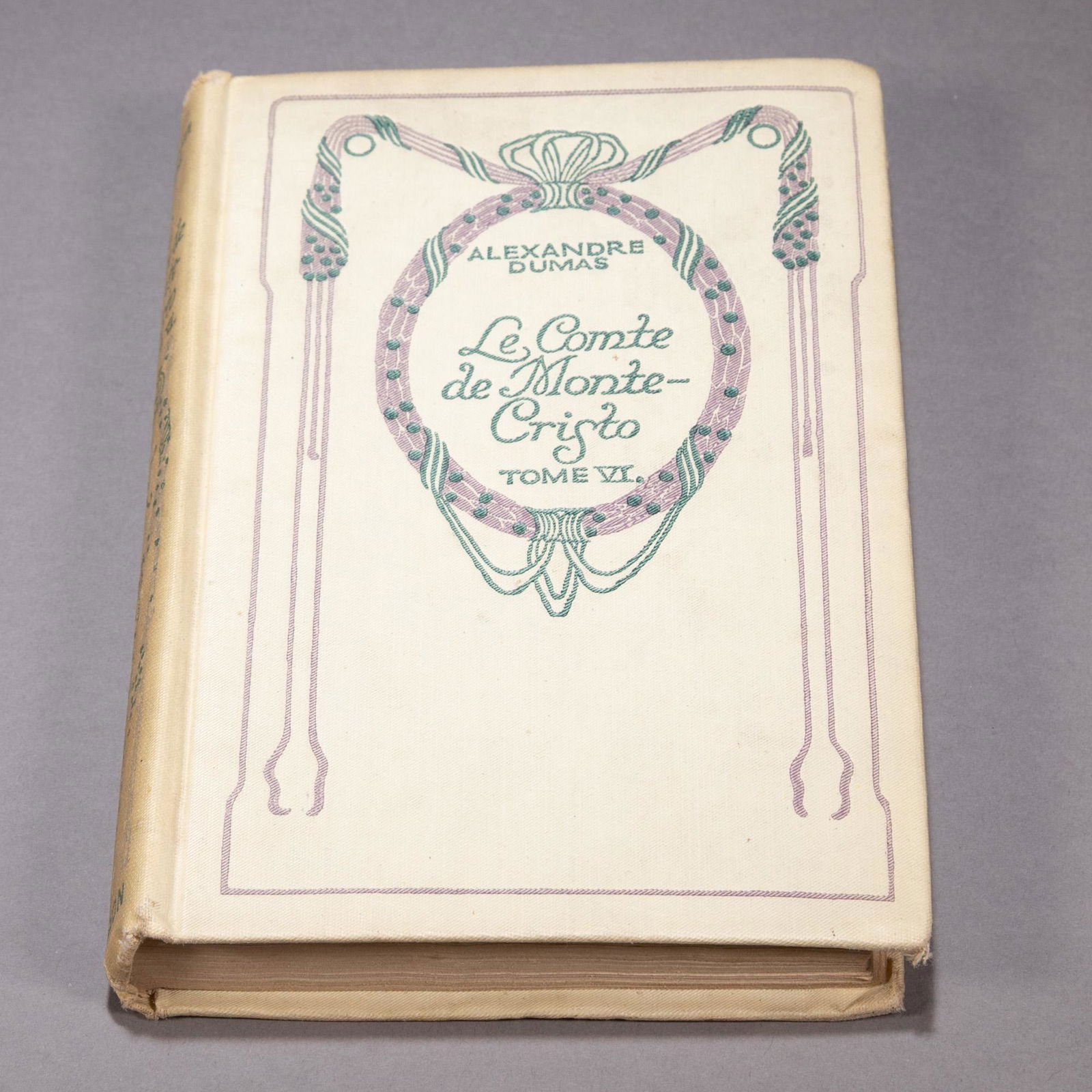 Comte de Monte Cristo French Art Nouveau Book (1 of 6)