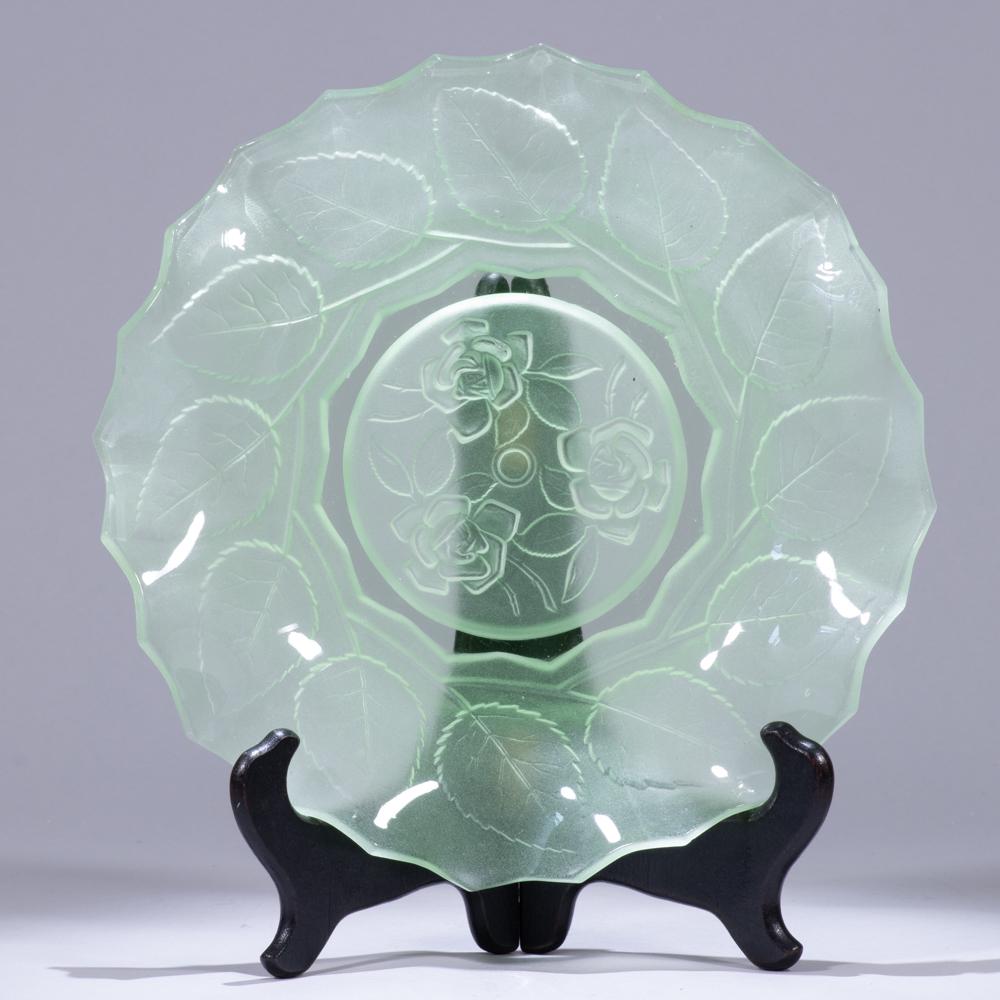 Uranium Glass Intaglio Plate: 260 x 260 x 40mm. Please carefully study all photographs to get an accurate idea of the object. In good condition, as seen. Shipping is in-house and we ship internationally to US and rest of the world