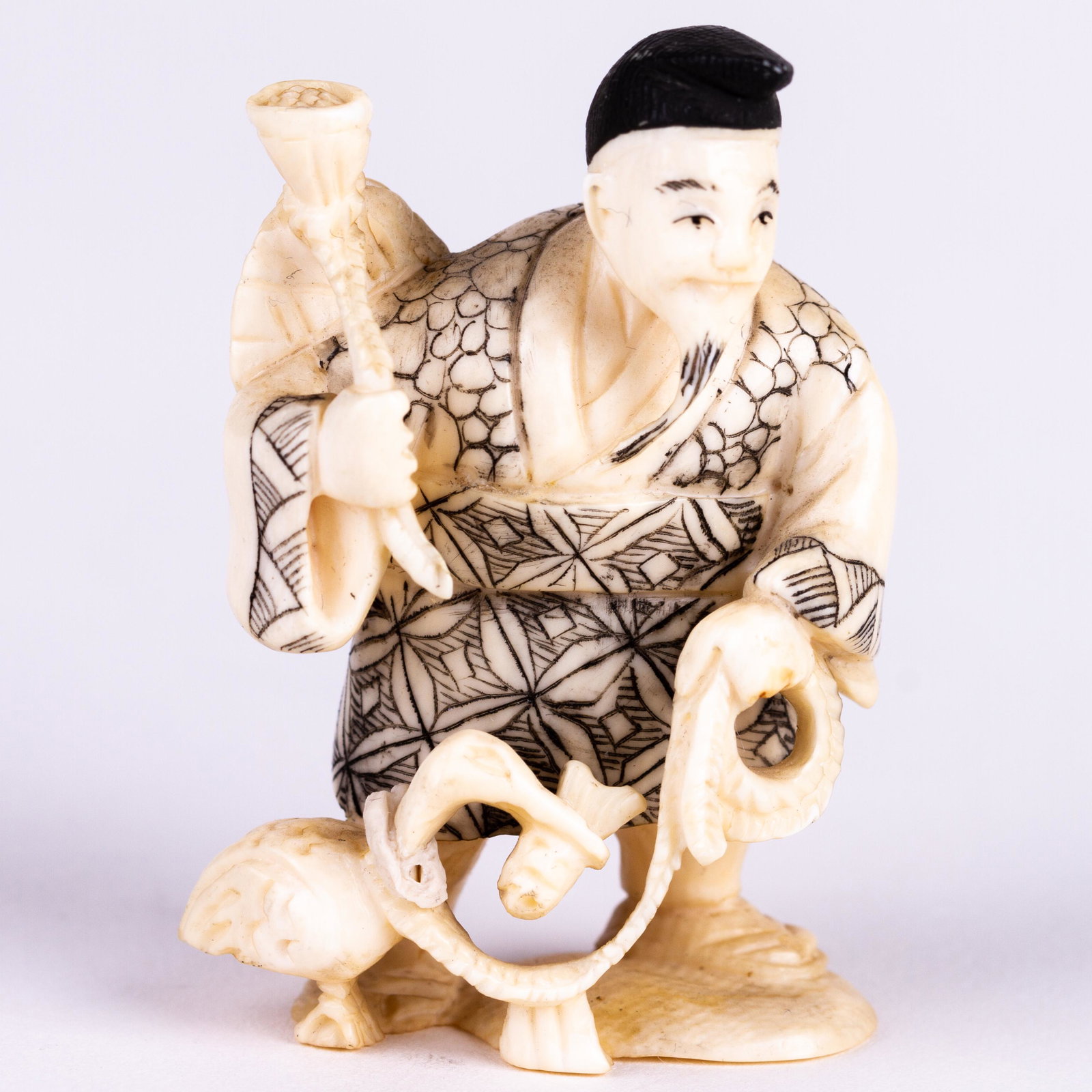Signed Japanese Netsuke Meiji 19th Century: DIMENSIONS APPROX 5x3.5x2.5CM. Please carefully study all photographs to get an accurate idea of the object. In good condition, as seen. Shipping is in-house and we ship internationally to US and rest
