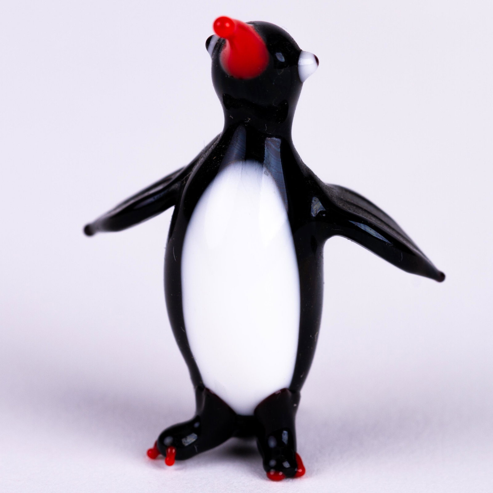 Murano Venetian Glass Sculpture Penguin: DIMENSIONS APPROX 3.5x3x1.5CM. Please carefully study all photographs to get an accurate idea of the object. In good condition, as seen. Shipping is in-house and we ship internationally to US and rest