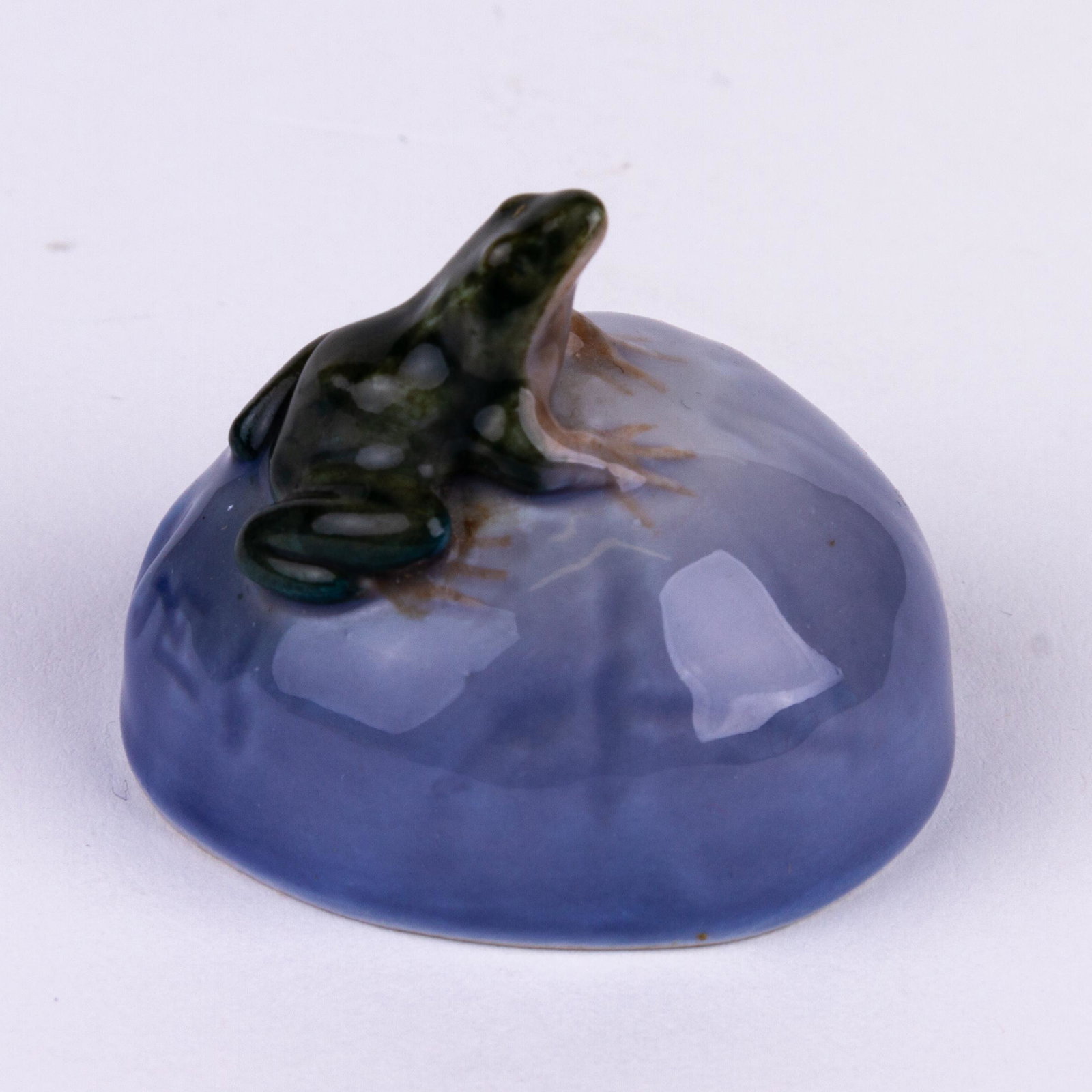 Royal Copenhagen Denmark Porcelain Frog Figure: DIMENSIONS APPROX 4X4X4CM. Please carefully study all photographs to get an accurate idea of the object. In good condition, as seen. Shipping is in-house and we ship internationally to US and rest of 