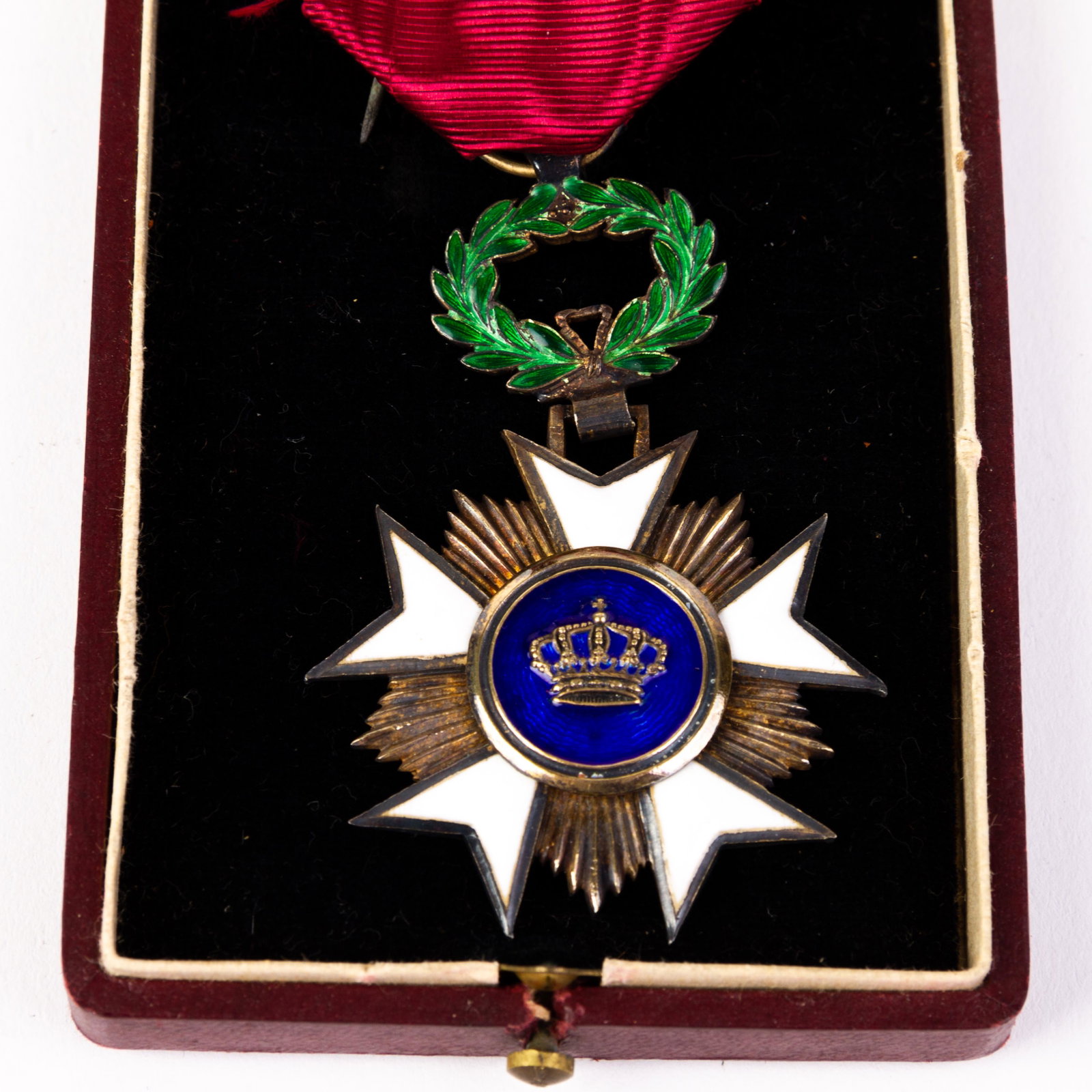 Order of the Crown WWI Belgian Enamel Medal 1914-1918: DIMENSIONS APPROX 12x7x2.5CM. Please carefully study all photographs to get an accurate idea of the object. In good condition, as seen. Shipping is in-house and we ship internationally to US and rest 