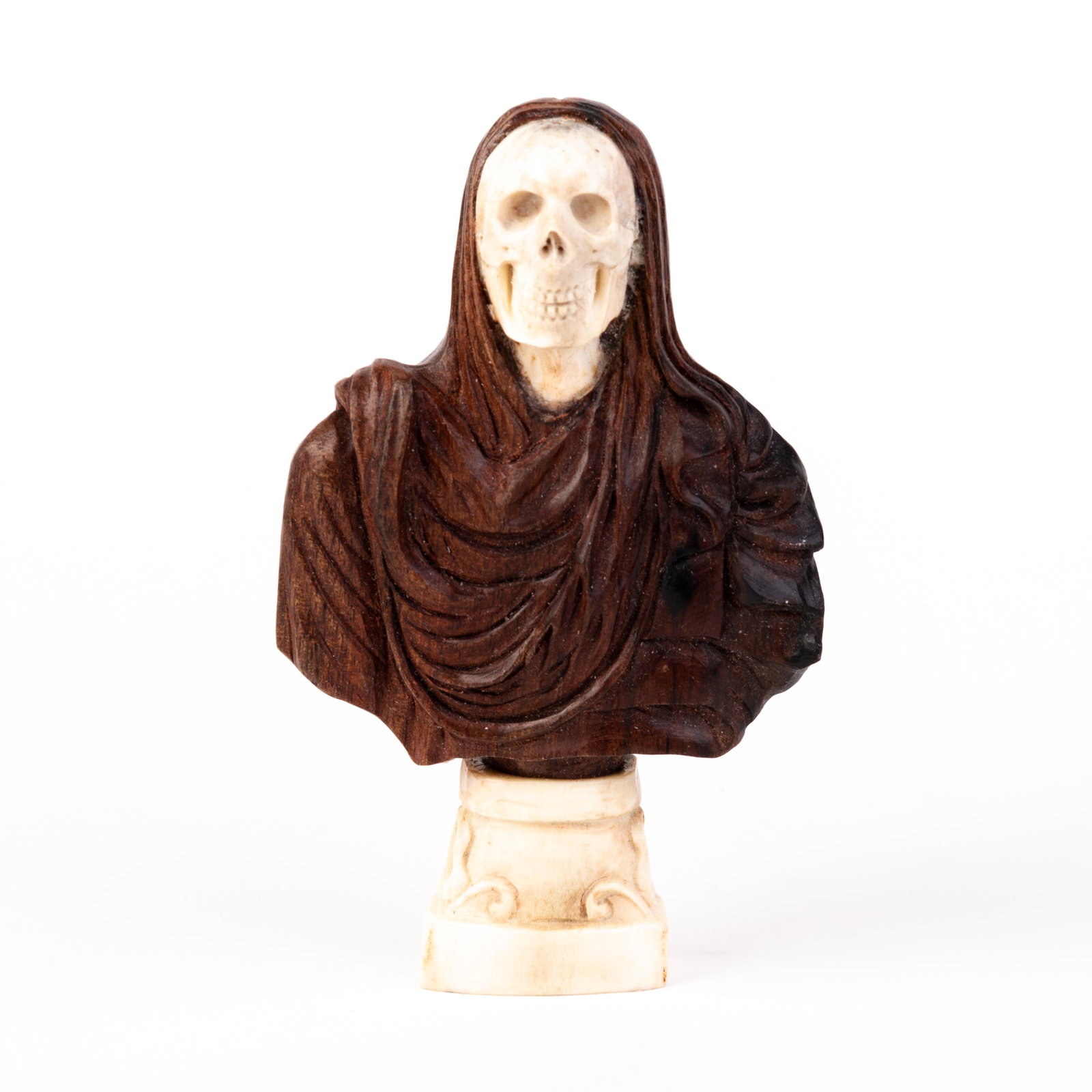 17th Century Momento Mori Grim Reaper Bone Sculpture: DIMENSIONS APPROX 6.5x11x3.5CM. Please carefully study all photographs to get an accurate idea of the object. In good condition, as seen. Shipping is in-house and we ship internationally to US and res