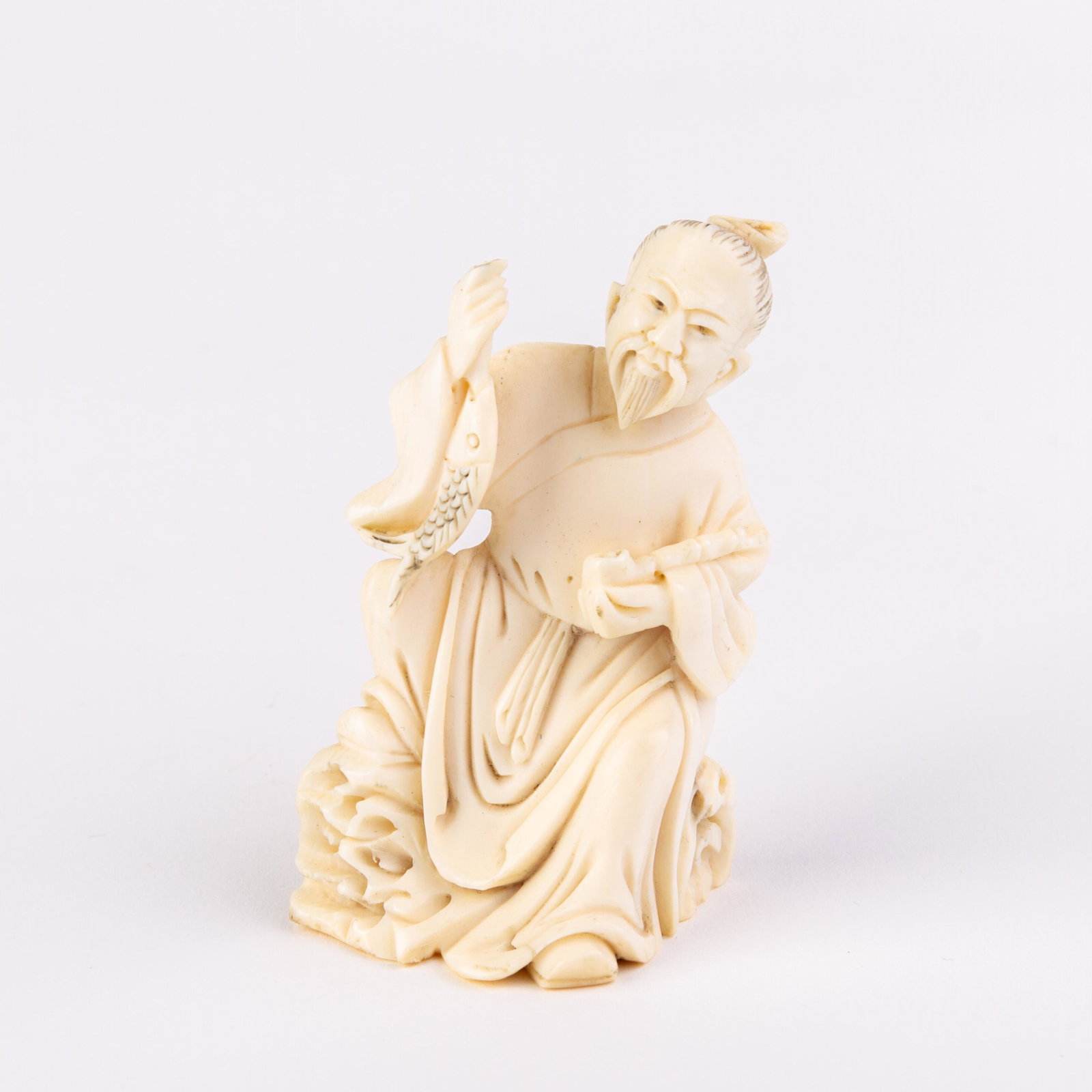 Signed Japanese Carved Netsuke Inro Meiji: DIMENSIONS APPROX 5.5x4x2CM. Please carefully study all photographs to get an accurate idea of the object. In good condition, as seen. Shipping is in-house and we ship internationally to US and rest o