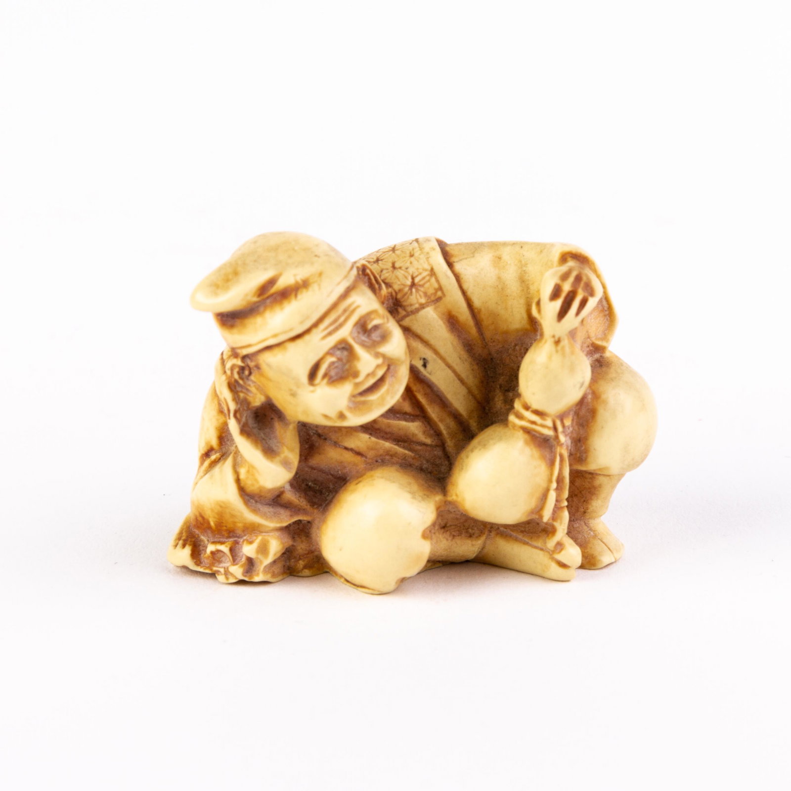 Japanese Netsuke Inro: DIMENSIONS APPROX 3.5x2.5x5CM. Please carefully study all photographs to get an accurate idea of the object. In good condition, as seen. Shipping is in-house and we ship internationally to US and rest