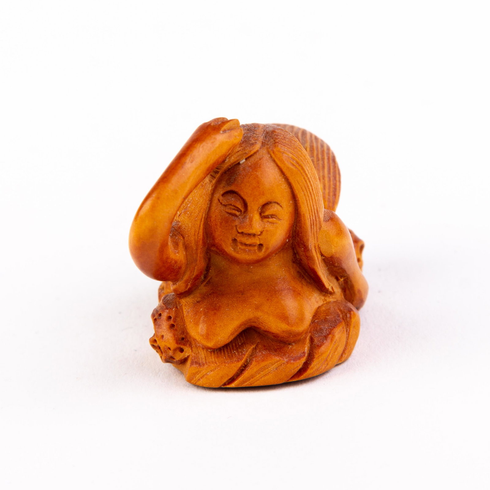 Japanese Boxwood Netsuke Inro of a Mermaid: DIMENSIONS APPROX 3x4x2CM. Please carefully study all photographs to get an accurate idea of the object. In good condition, as seen. Shipping is in-house and we ship internationally to US and rest of 