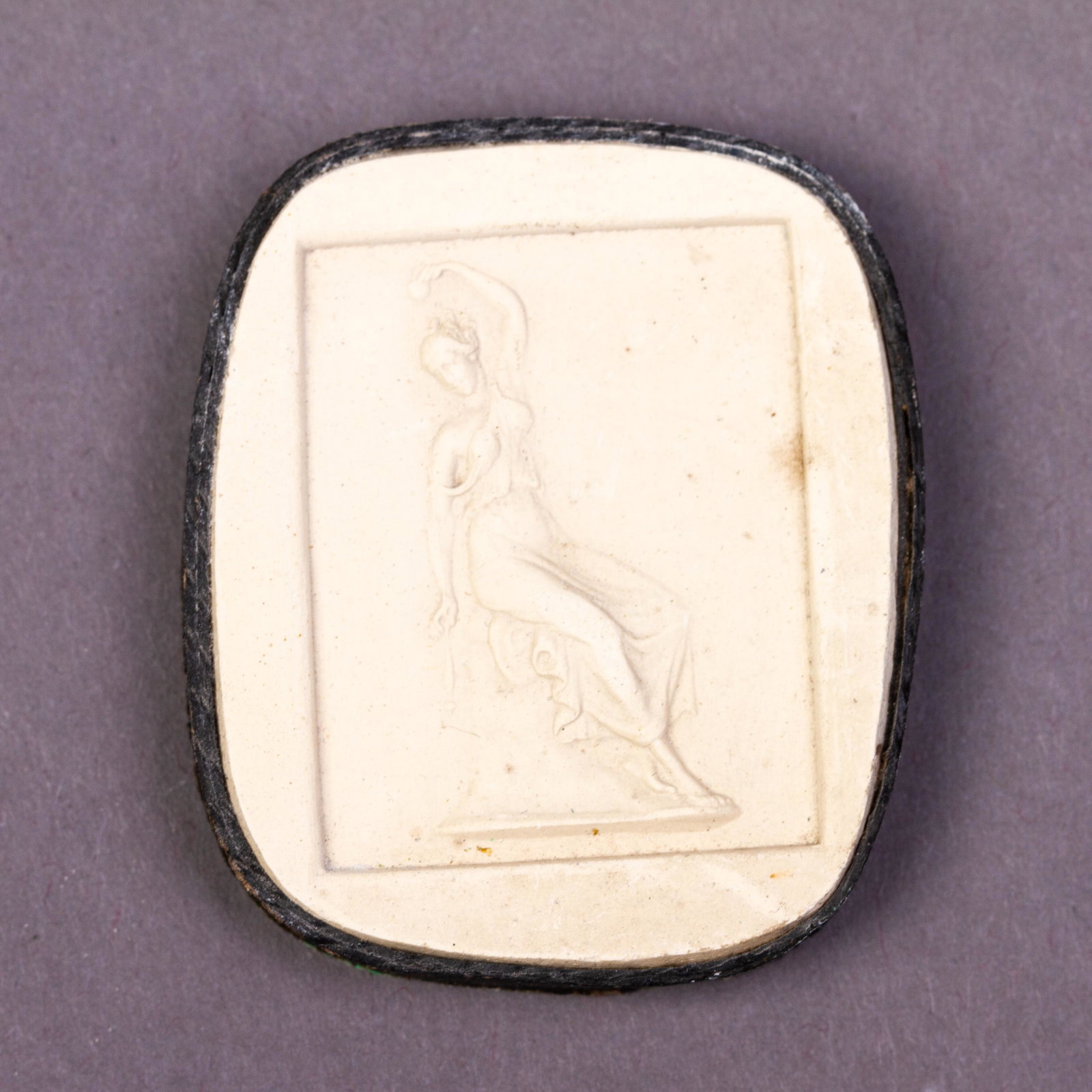 Grand Tour Plaster Cameo Intaglio 19th Century Portrait: DIMENSIONS APPROX 3.5x4.5x1CM. Please carefully study all photographs to get an accurate idea of the object. In good condition, as seen. Shipping is in-house and we ship internationally to US and rest