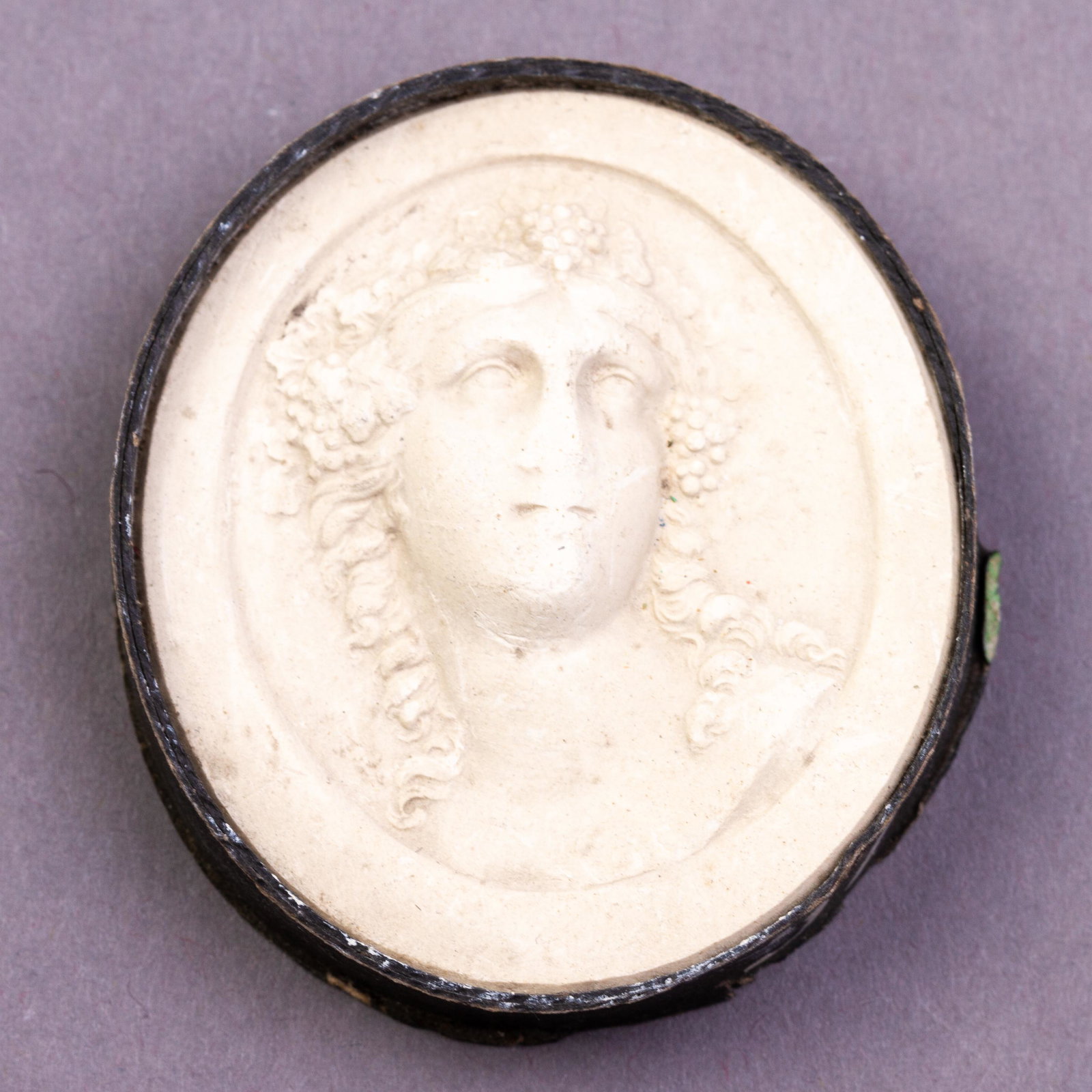 Grand Tour Plaster Cameo Intaglio 19th Century Portrait: DIMENSIONS APPROX 4.5x4x1CM. Please carefully study all photographs to get an accurate idea of the object. In good condition, as seen. Shipping is in-house and we ship internationally to US and rest o