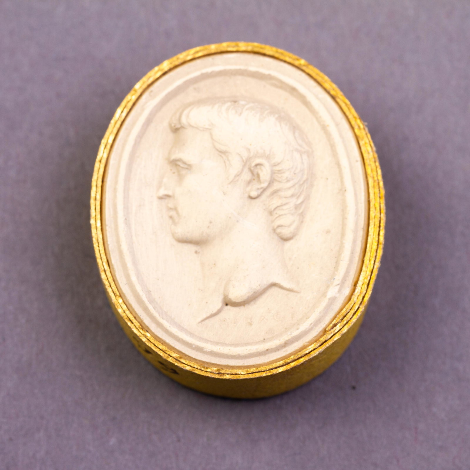 Grand Tour Plaster Cameo Intaglio 19th Century Portrait: DIMENSIONS APPROX 3x2.5x1CM. Please carefully study all photographs to get an accurate idea of the object. In good condition, as seen. Shipping is in-house and we ship internationally to US and rest o