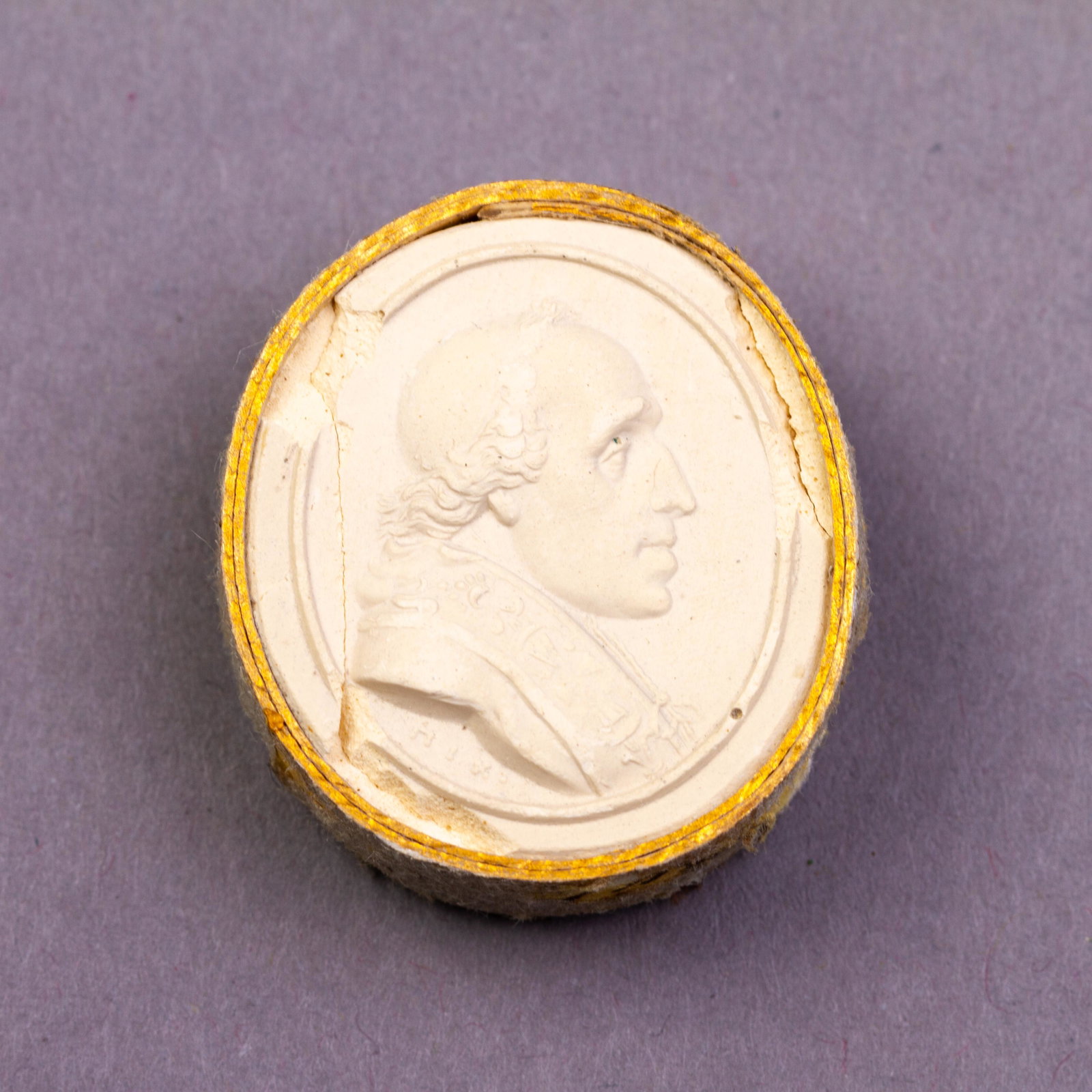 Grand Tour Plaster Cameo Intaglio 19th Century Portrait: DIMENSIONS APPROX 3x2.5x1CM. Please carefully study all photographs to get an accurate idea of the object. In good condition, as seen. Shipping is in-house and we ship internationally to US and rest o