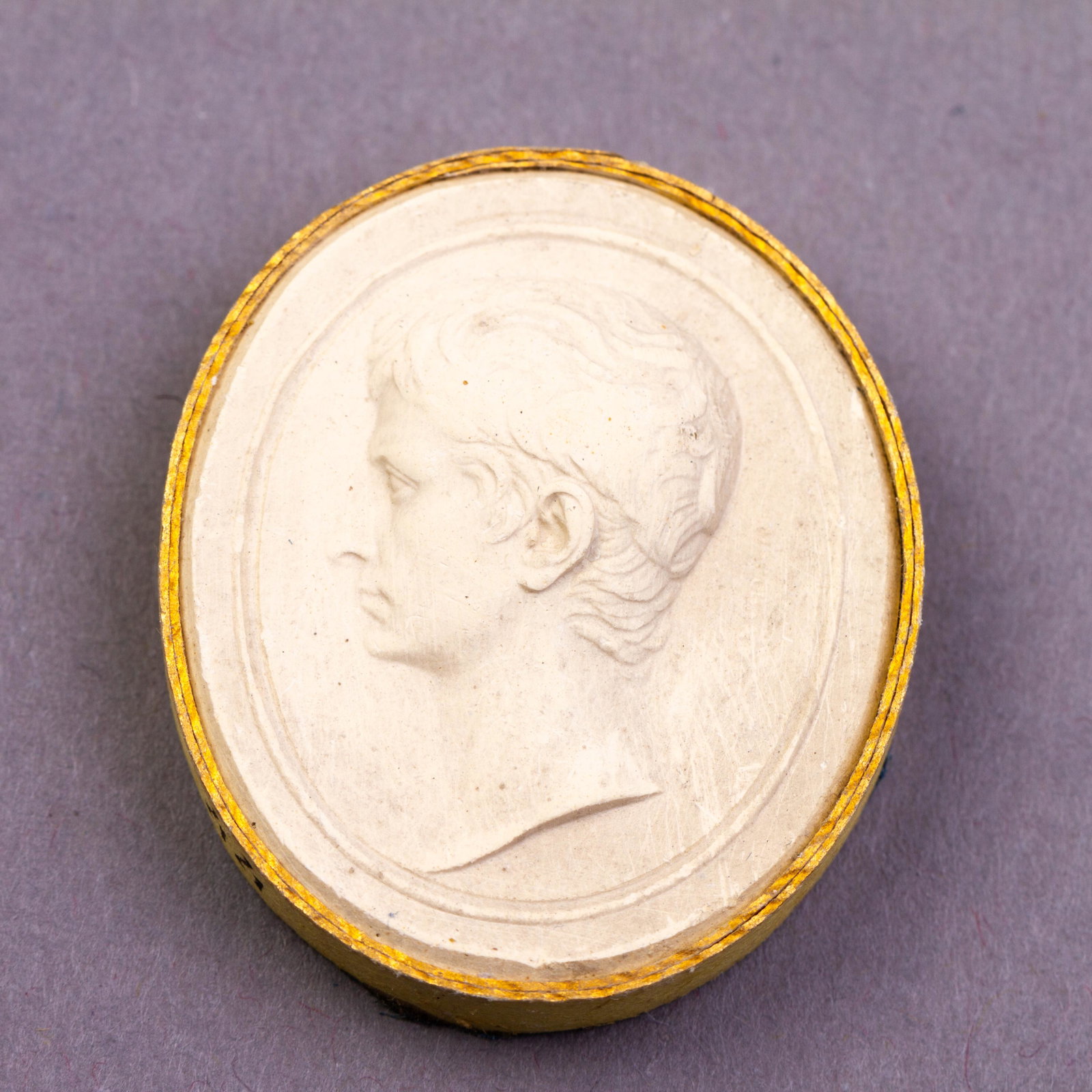 Grand Tour Plaster Cameo Intaglio 19th Century Portrait: DIMENSIONS APPROX 3.5x3x1CM. Please carefully study all photographs to get an accurate idea of the object. In good condition, as seen. Shipping is in-house and we ship internationally to US and rest o