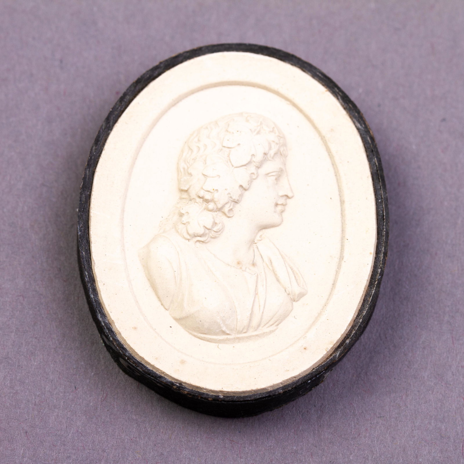 Grand Tour Plaster Cameo Intaglio 19th Century Portrait: DIMENSIONS APPROX 4x3x1CM. Please carefully study all photographs to get an accurate idea of the object. In good condition, as seen. Shipping is in-house and we ship internationally to US and rest of 