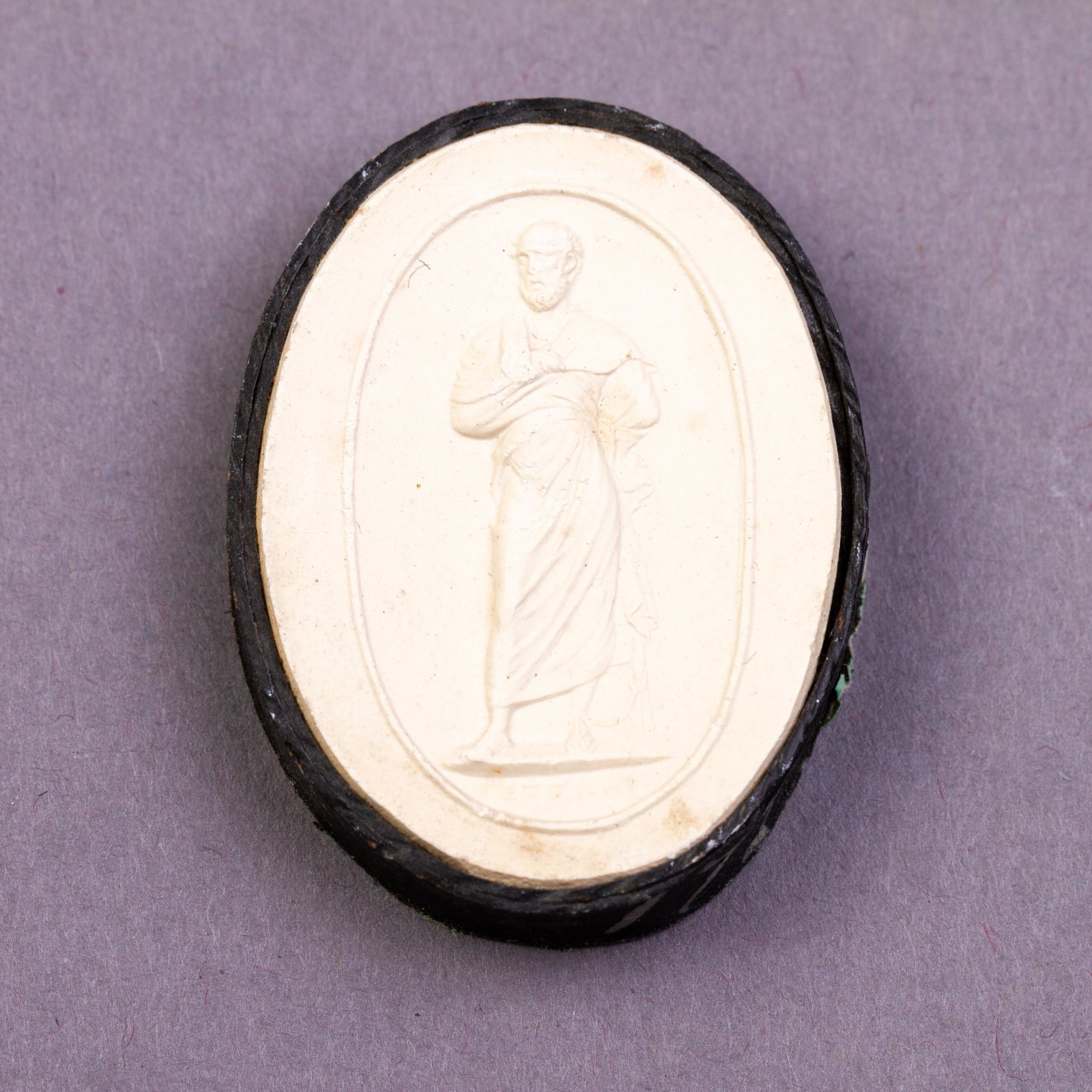 Grand Tour Plaster Cameo Intaglio 19th Century Portrait: DIMENSIONS APPROX 4x3x1CM. Please carefully study all photographs to get an accurate idea of the object. In good condition, as seen. Shipping is in-house and we ship internationally to US and rest of 