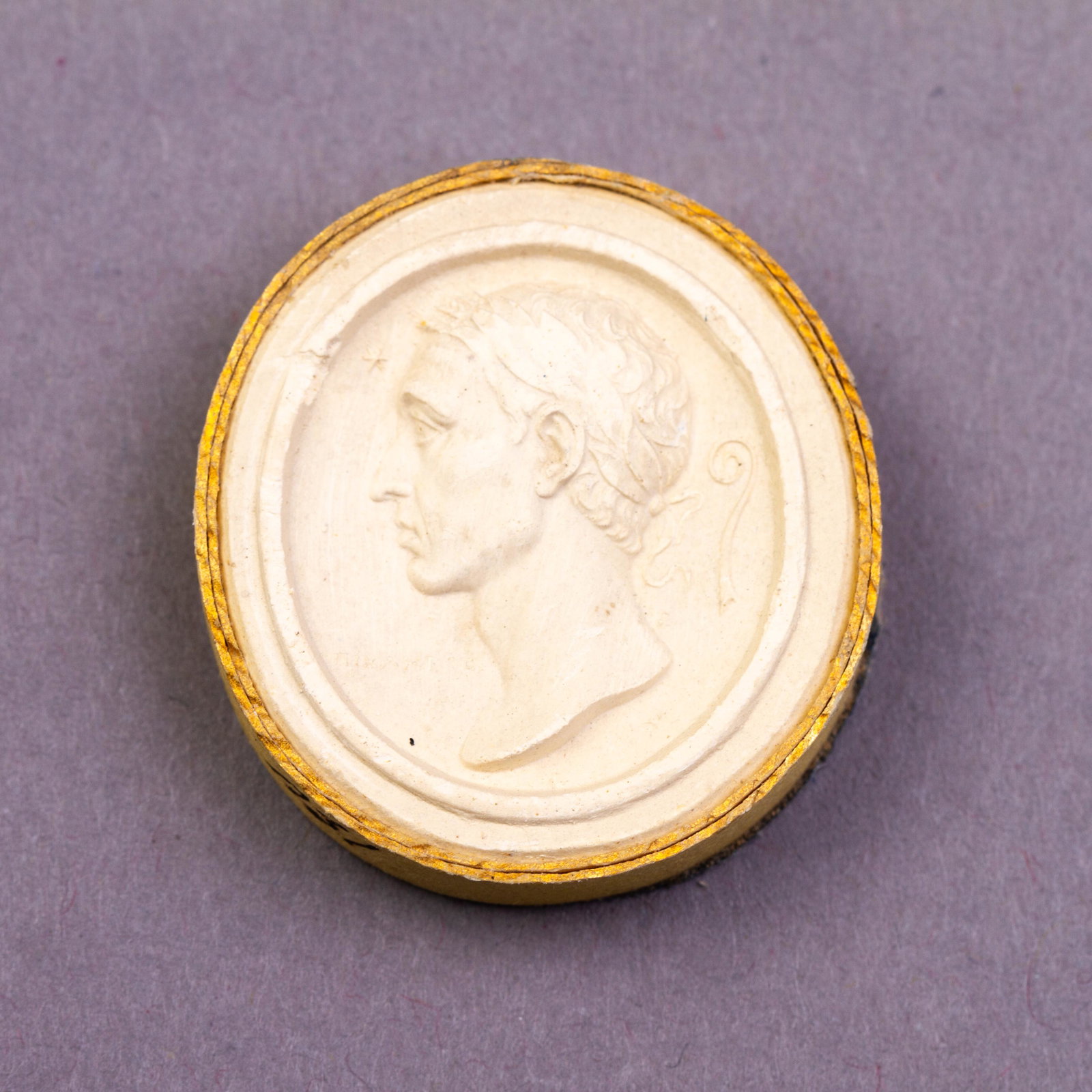 Grand Tour Plaster Cameo Intaglio 19th Century Portrait: DIMENSIONS APPROX 3x2.5x1CM. Please carefully study all photographs to get an accurate idea of the object. In good condition, as seen. Shipping is in-house and we ship internationally to US and rest o