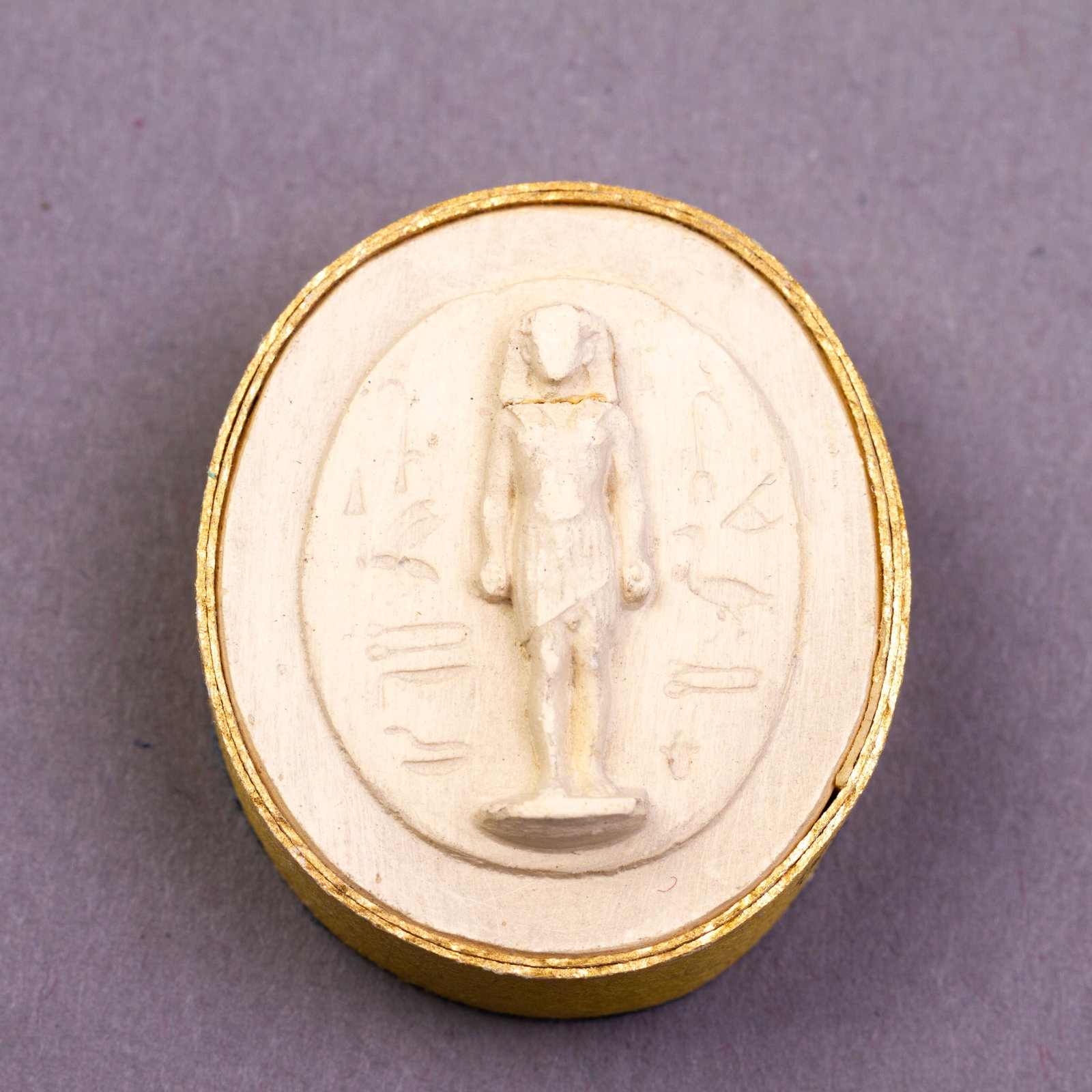Grand Tour Plaster Cameo Intaglio 19th Century Portrait: DIMENSIONS APPROX 3x2.5x1CM. Please carefully study all photographs to get an accurate idea of the object. In good condition, as seen. Shipping is in-house and we ship internationally to US and rest o