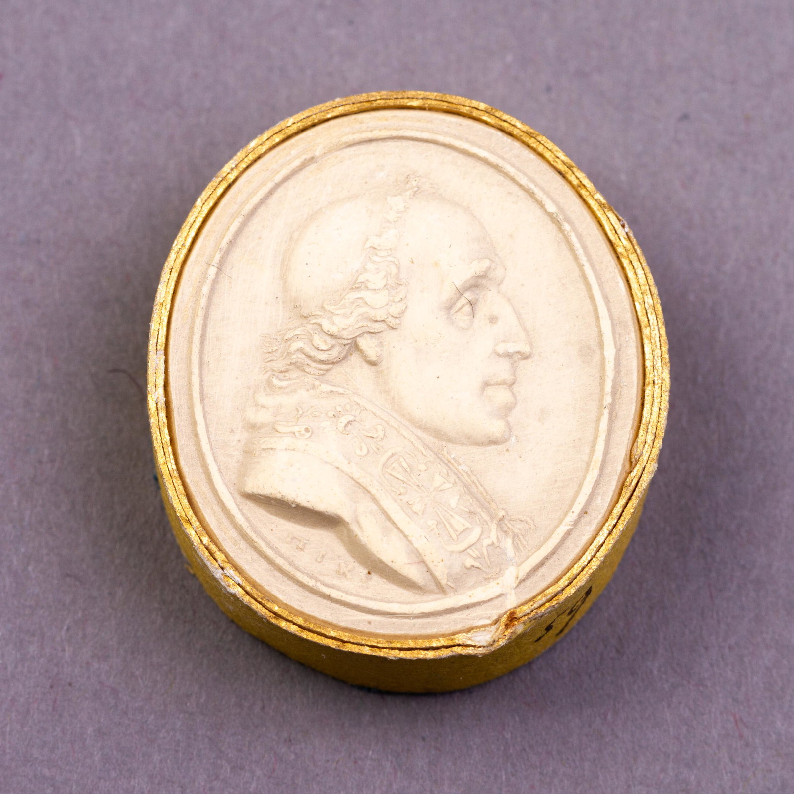 Grand Tour Plaster Cameo Intaglio 19th Century Portrait: DIMENSIONS APPROX 3x2.5x1CM. Please carefully study all photographs to get an accurate idea of the object. In good condition, as seen. Shipping is in-house and we ship internationally to US and rest o