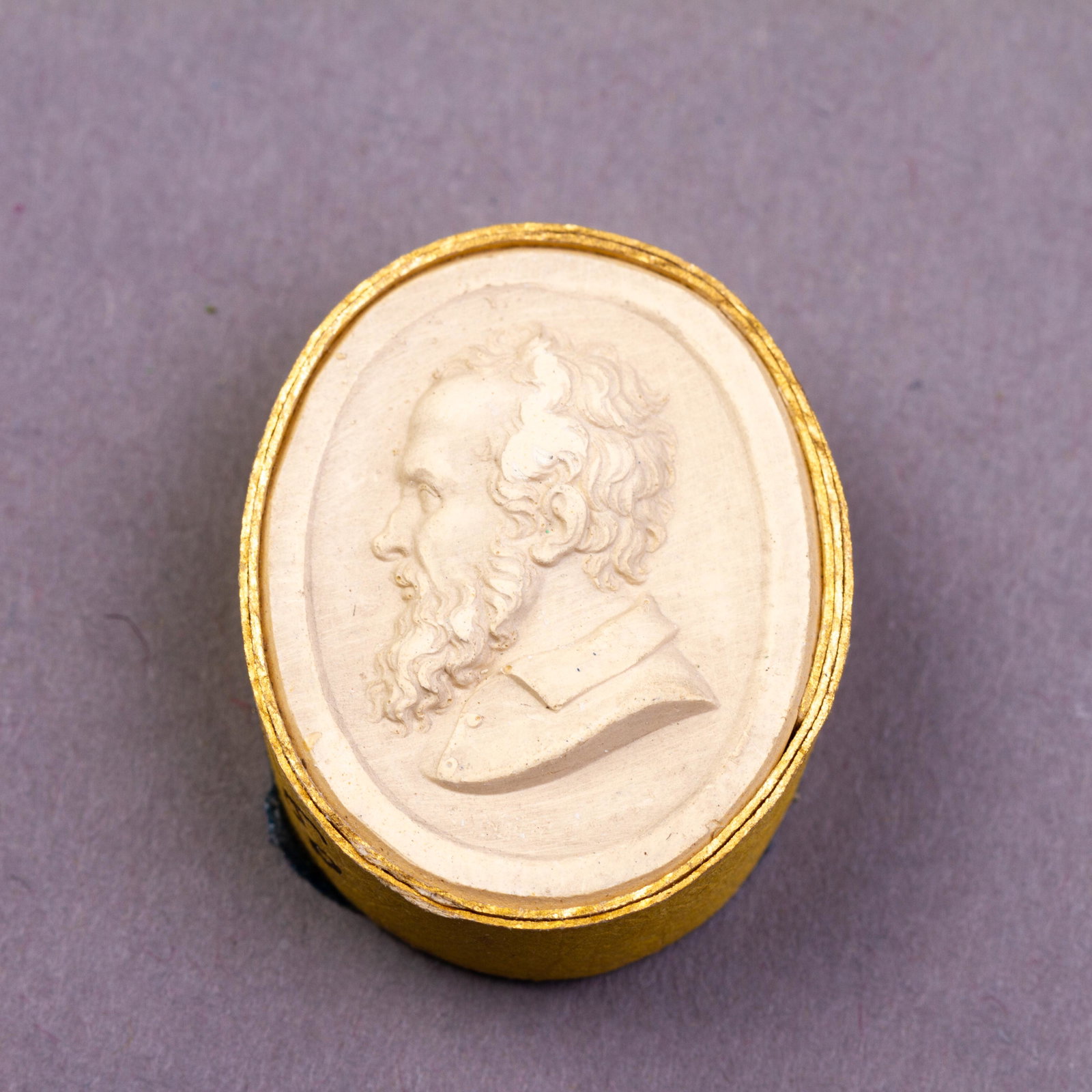 Grand Tour Plaster Cameo Intaglio 19th Century Portrait: DIMENSIONS APPROX 3x2.5x1CM. Please carefully study all photographs to get an accurate idea of the object. In good condition, as seen. Shipping is in-house and we ship internationally to US and rest o