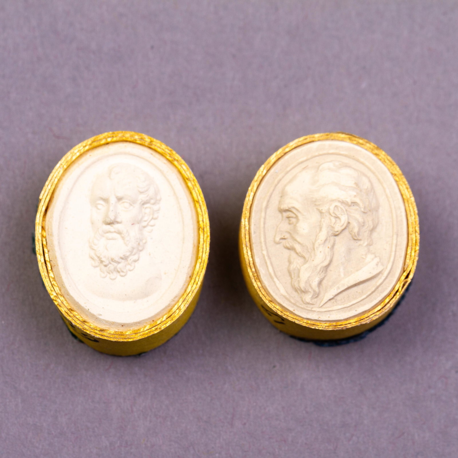 Grand Tour Plaster Cameo Intaglio 19th Century Portraits: DIMENSIONS APPROX 2x2.5x1CM. Please carefully study all photographs to get an accurate idea of the object. In good condition, as seen. Shipping is in-house and we ship internationally to US and rest o