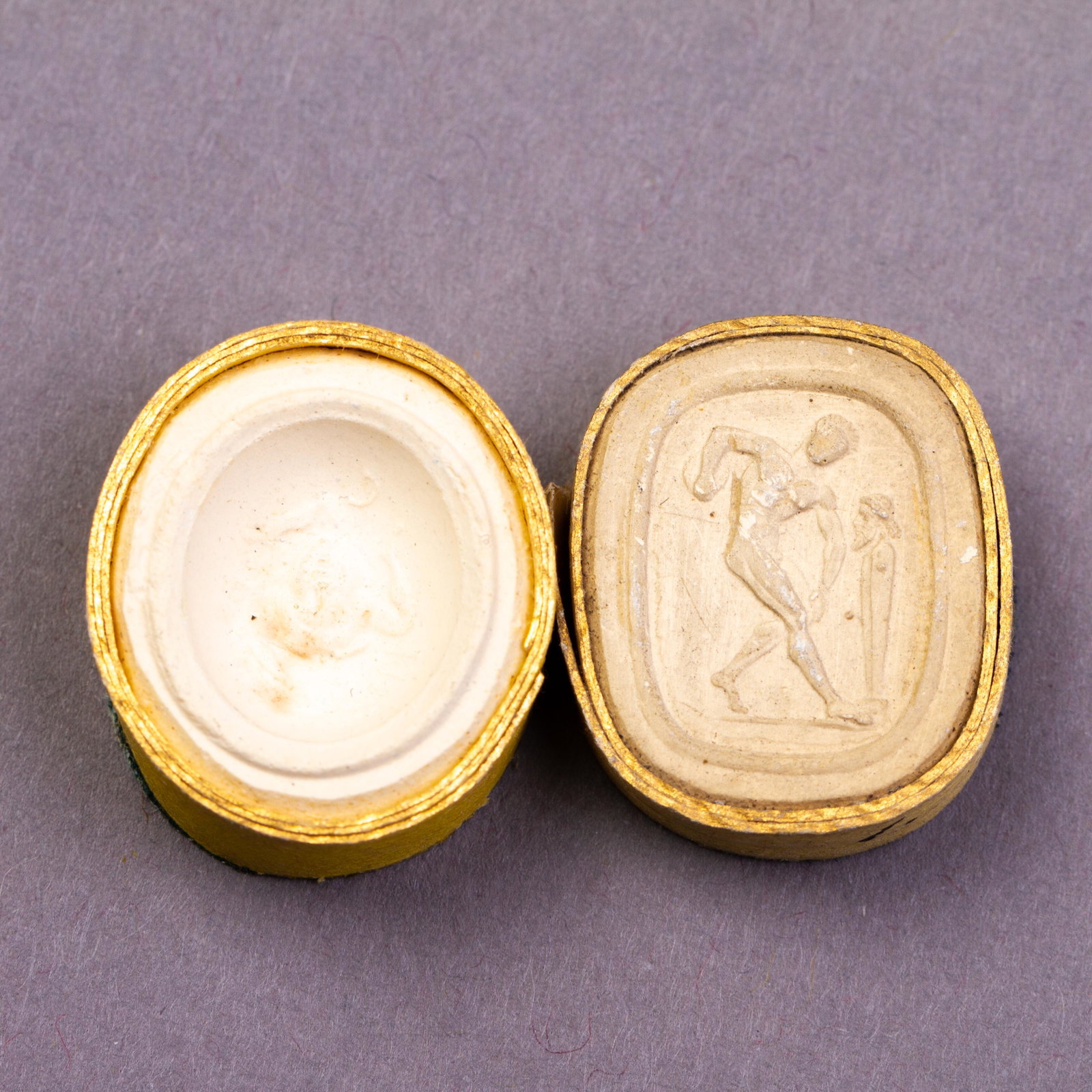 Grand Tour Plaster Cameo Intaglio 19th Century Portraits: DIMENSIONS APPROX 2x2.5x1CM. Please carefully study all photographs to get an accurate idea of the object. In good condition, as seen. Shipping is in-house and we ship internationally to US and rest o