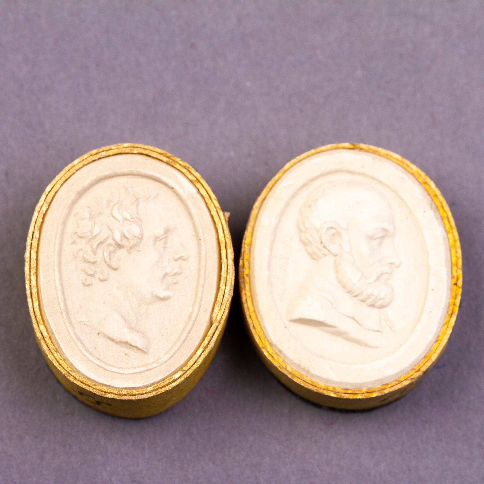 Grand Tour Plaster Cameo Intaglio 19th Century Portraits: DIMENSIONS APPROX 2x2.5x1CM. Please carefully study all photographs to get an accurate idea of the object. In good condition, as seen. Shipping is in-house and we ship internationally to US and rest o