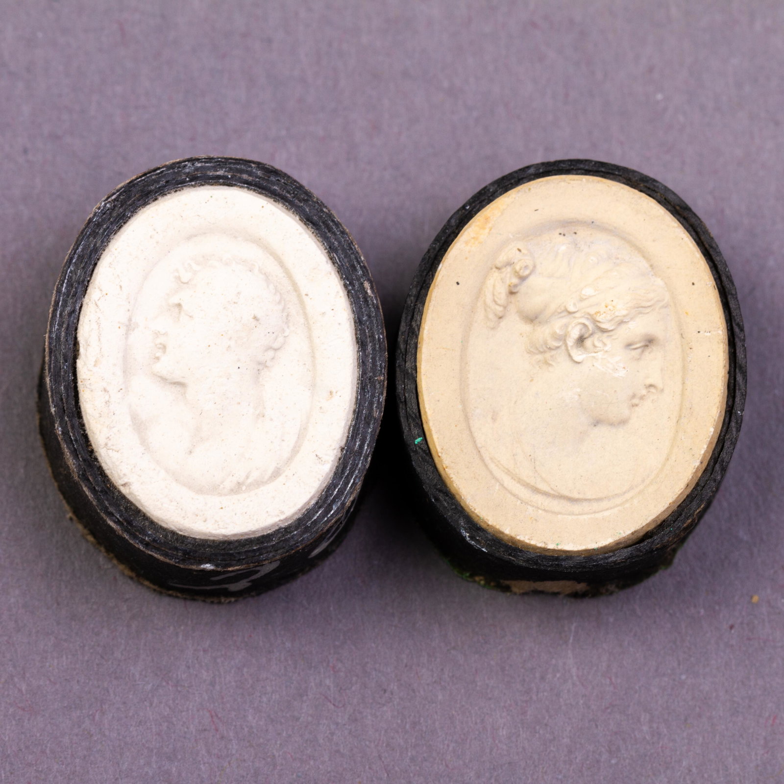 Grand Tour Plaster Cameo Intaglio 19th Century Portraits: DIMENSIONS APPROX 2x2.5x1CM. Please carefully study all photographs to get an accurate idea of the object. In good condition, as seen. Shipping is in-house and we ship internationally to US and rest o