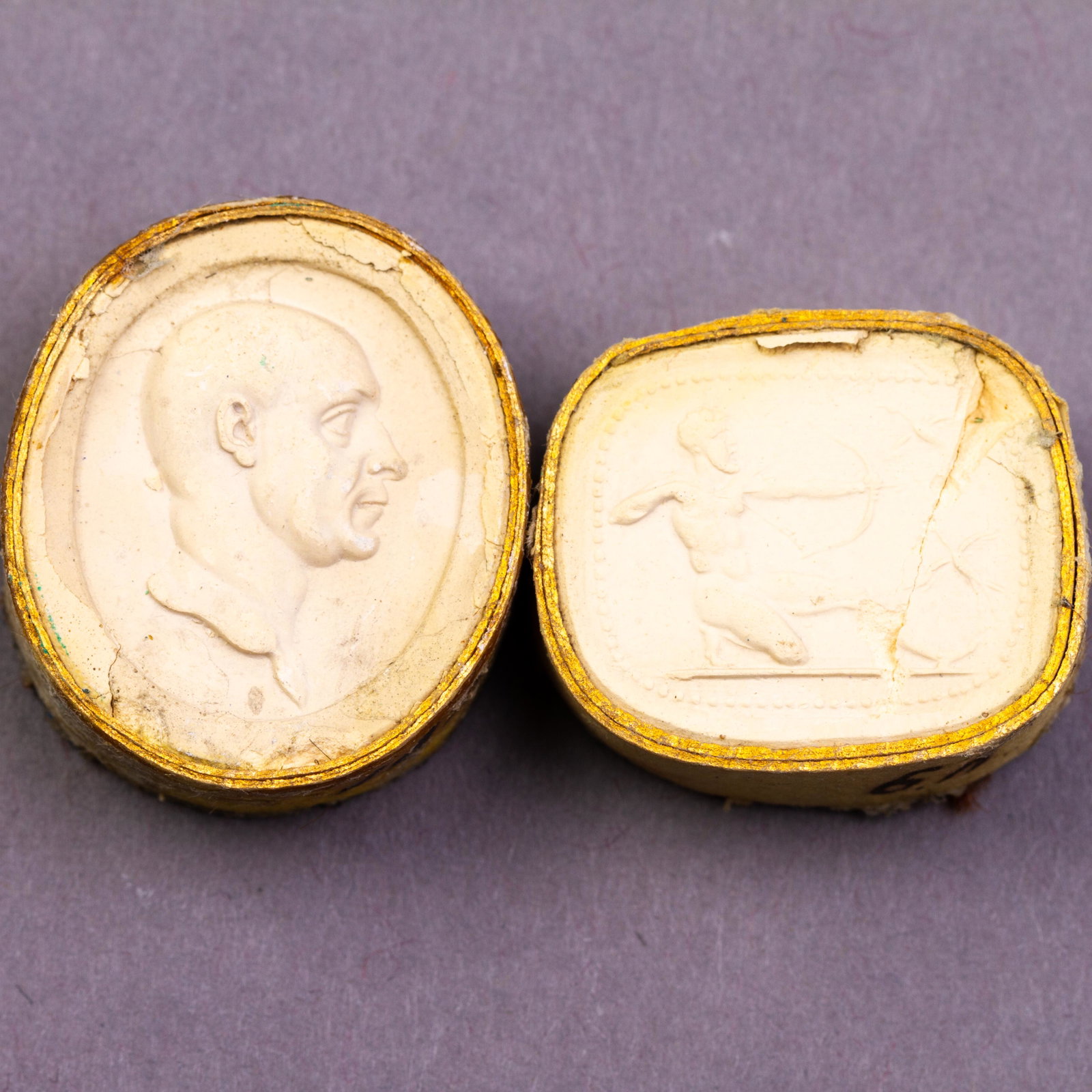 Grand Tour Plaster Cameo Intaglio 19th Century Portraits: DIMENSIONS APPROX 2x2.5x1CM. Please carefully study all photographs to get an accurate idea of the object. In good condition, as seen. Shipping is in-house and we ship internationally to US and rest o