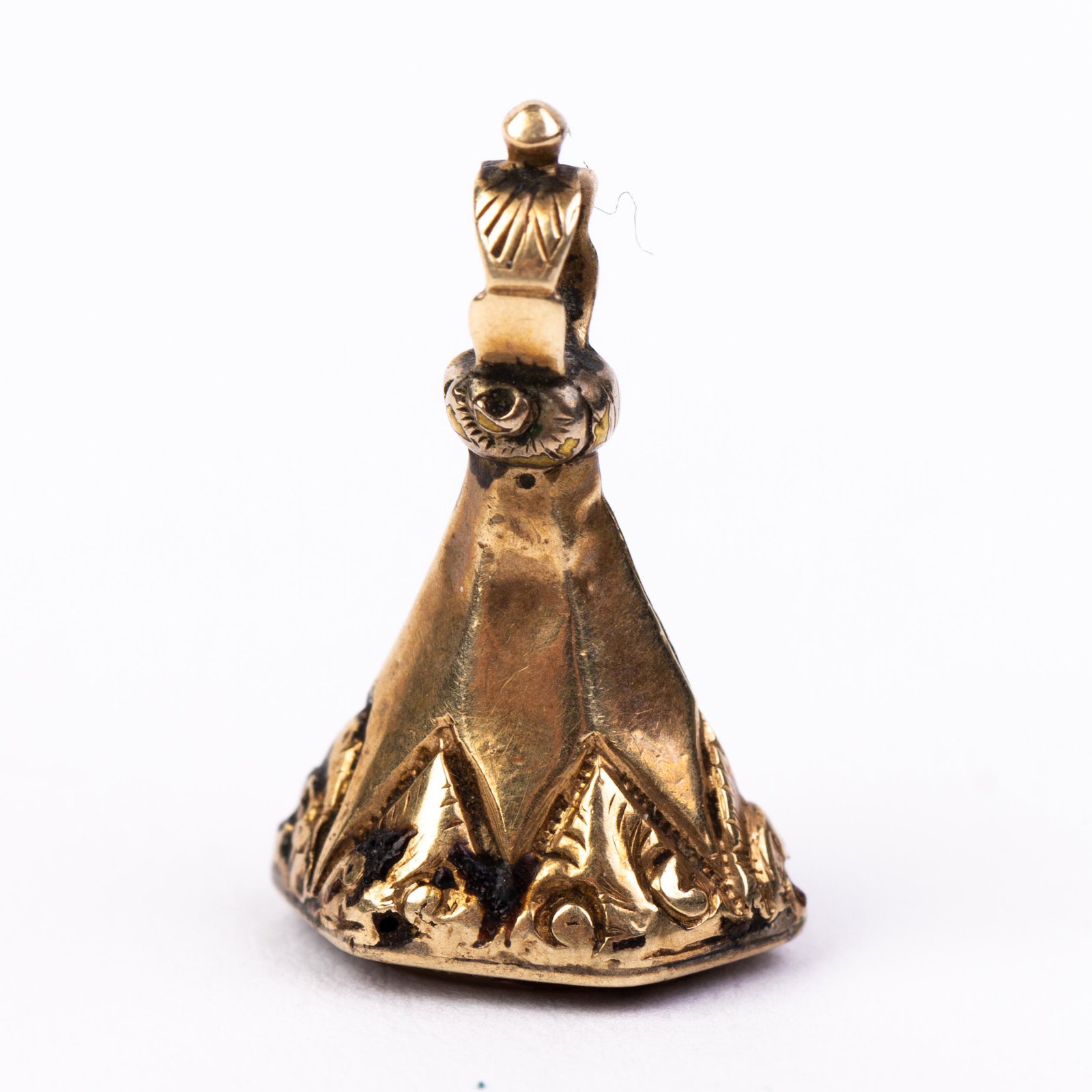 Georgian Gold Agate Intaglio Seal Fob Pendant: DIMENSIONS APPROX 1x1x2CM. Please carefully study all photographs to get an accurate idea of the object. In good condition, as seen. Shipping is in-house and we ship internationally to US and rest of 