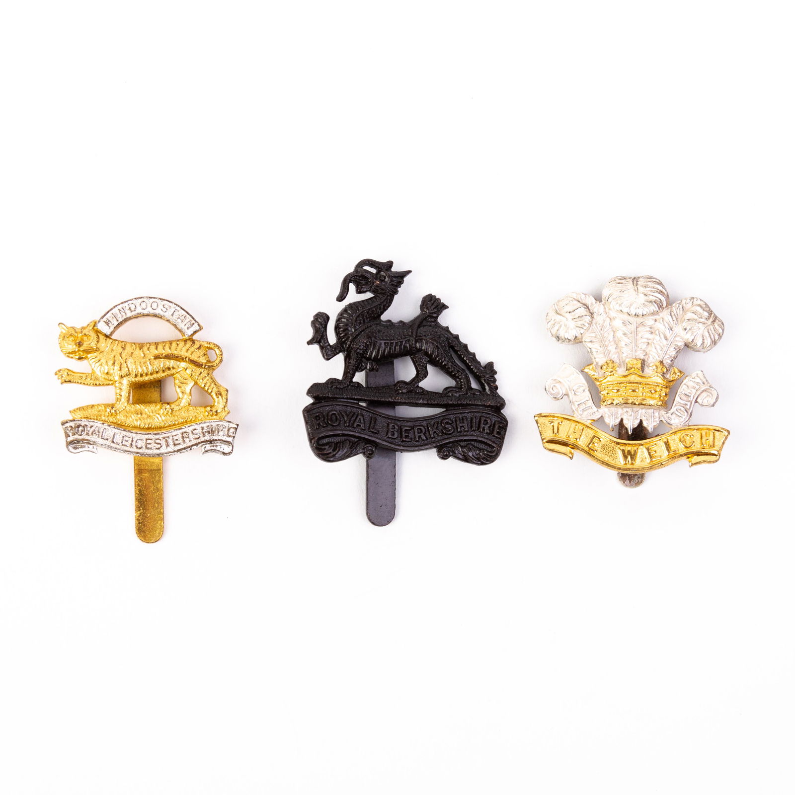 WWII British Infantry Regiment Cap Badges (x3) (1 of 5)