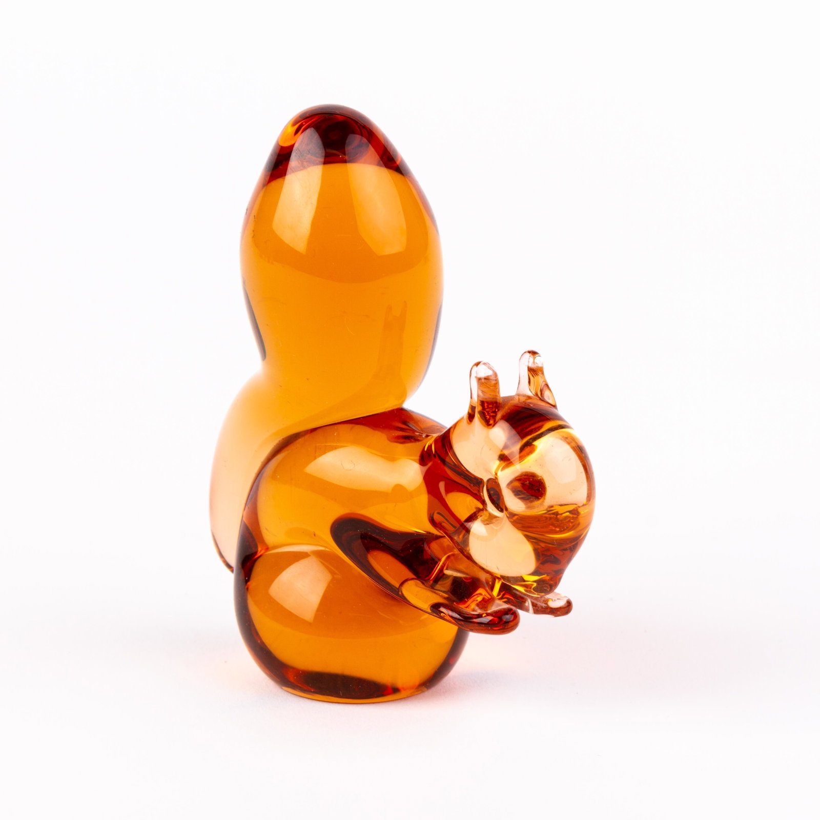 Wedgwood Designer Glass Squirrel Sculpture Desk Paperweight: DIMENSIONS APPROX 8x10x4CM. Please carefully study all photographs to get an accurate idea of the object. In good condition, as seen. Shipping is in-house and we ship internationally to US and rest of