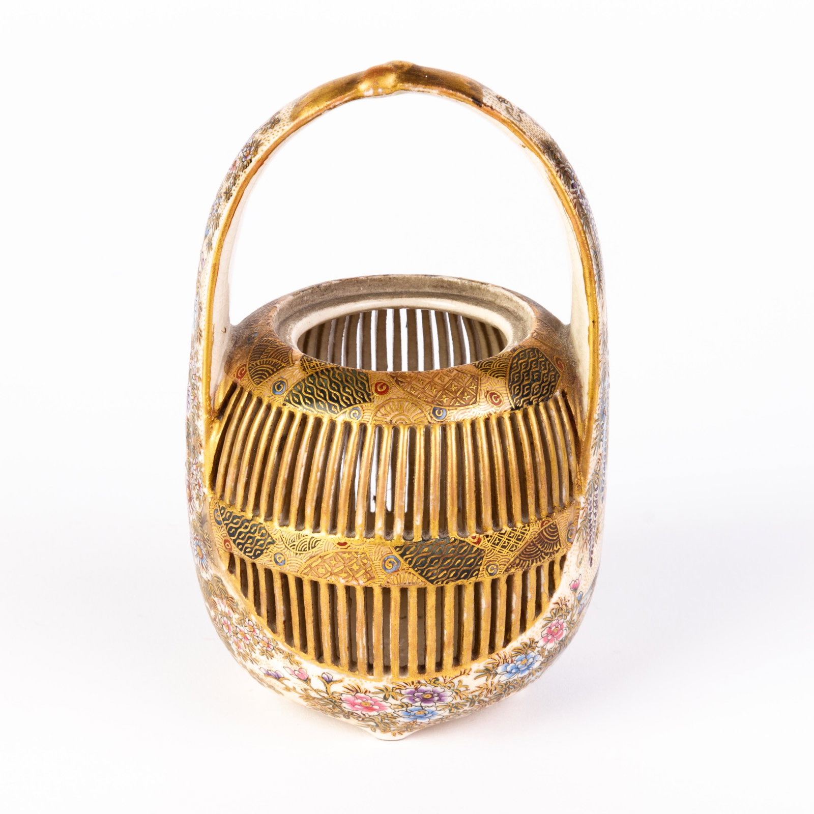 Signed Japanese Satsuma Reticulated Basket Meiji: DIMENSIONS APPROX 7.5x7.5x14CM. Please carefully study all photographs to get an accurate idea of the object. In good condition, as seen. Shipping is in-house and we ship internationally to US and res