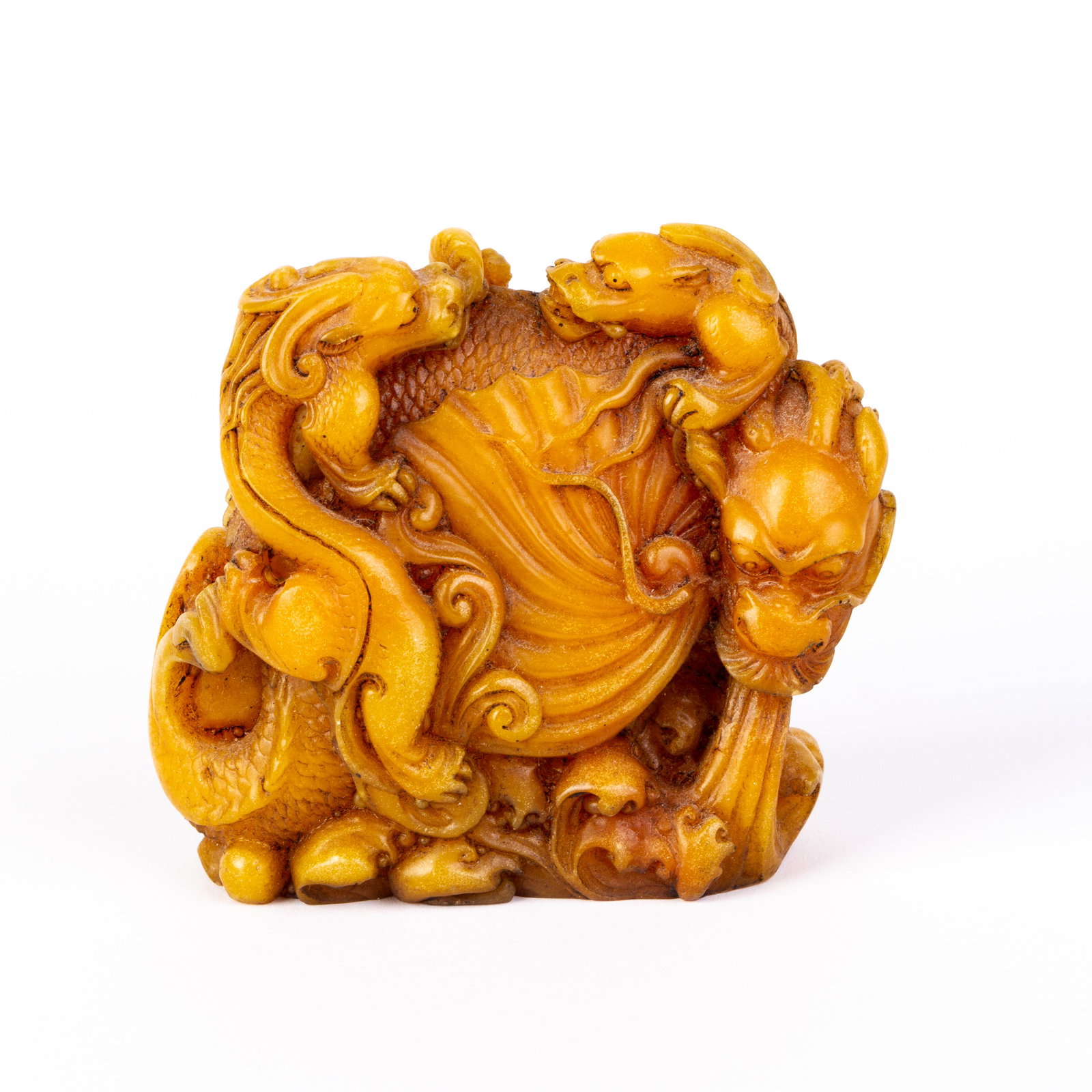 Chinese Carved Soapstone Seal Sculpture: DIMENSIONS APPROX 11x4.5x9CM. Please carefully study all photographs to get an accurate idea of the object. In good condition, as seen. Shipping is in-house and we ship internationally to US and rest