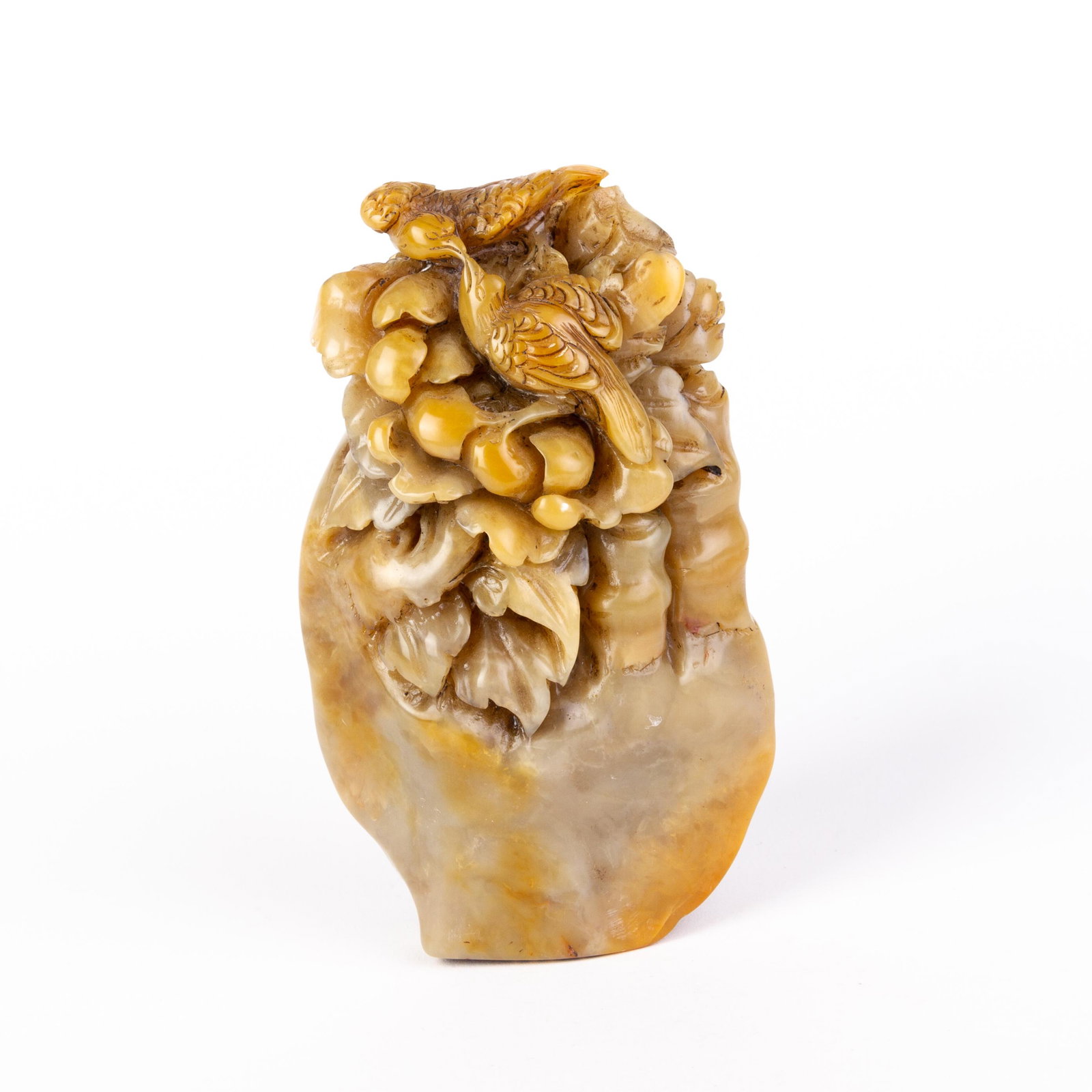 Chinese Carved Soapstone Seal Sculpture: DIMENSIONS APPROX 13x8x4CM. Please carefully study all photographs to get an accurate idea of the object. In good condition, as seen. Shipping is in-house and we ship internationally to US and rest of