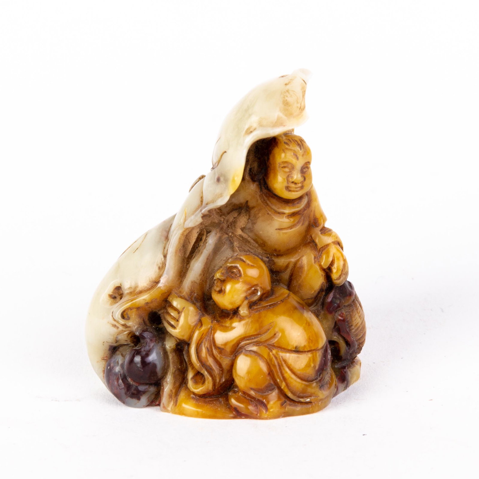 Chinese Carved Soapstone Seal Sculpture: DIMENSIONS APPROX 3x3.5x4.5CM. Please carefully study all photographs to get an accurate idea of the object. In good condition, as seen. Shipping is in-house and we ship internationally to US and rest
