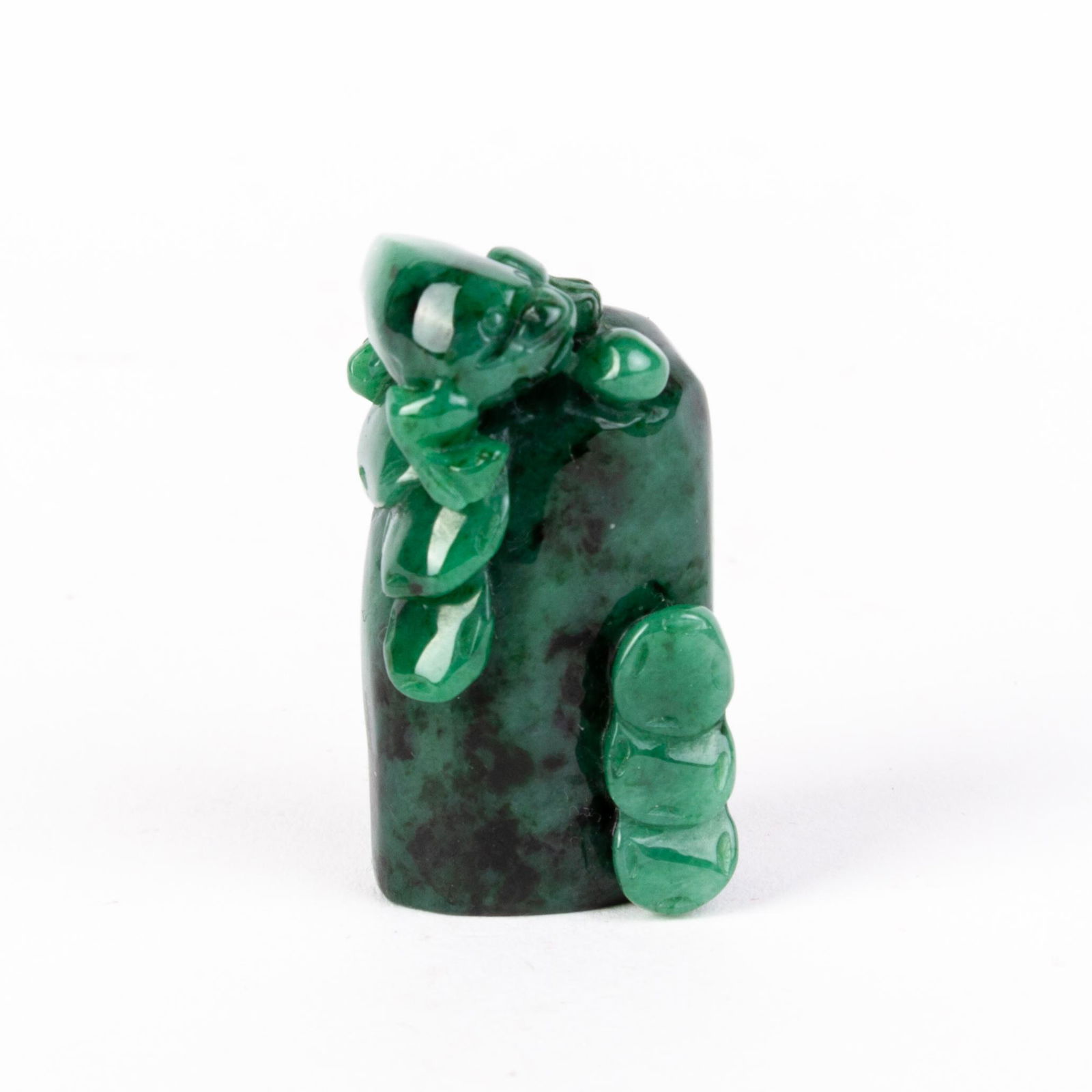 Chinese Jadeite Seal Carving Sculpture: DIMENSIONS APPROX 4x2x2CM. Please carefully study all photographs to get an accurate idea of the object. In good condition, as seen. Shipping is in-house and we ship internationally to US and rest of