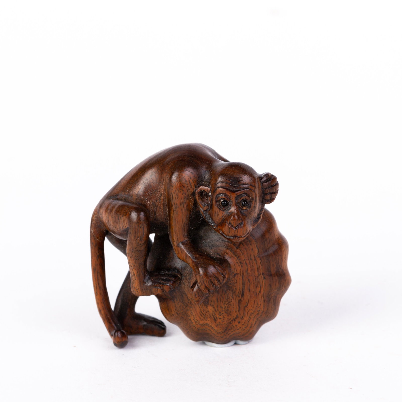 Signed Japanese Carved Wood Netsuke Inro: DIMENSIONS APPROX 4x4x2CM. Please carefully study all photographs to get an accurate idea of the object. In good condition, as seen. Shipping is in-house and we ship internationally to US and rest of 