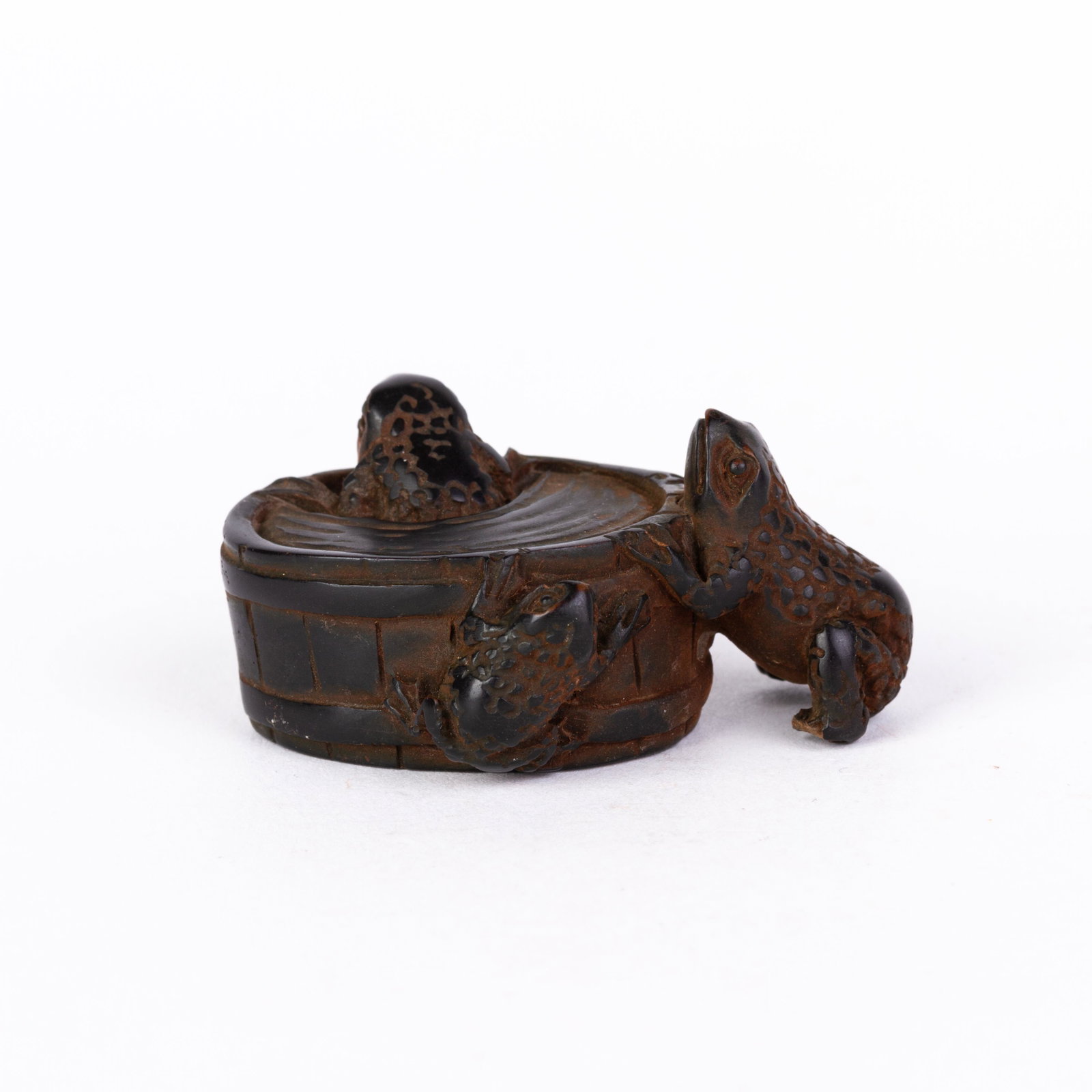 Japanese Carved Wood Netsuke Inro: DIMENSIONS APPROX 5x3.5x2.5CM. Please carefully study all photographs to get an accurate idea of the object. In good condition, as seen. Shipping is in-house and we ship internationally to US and rest