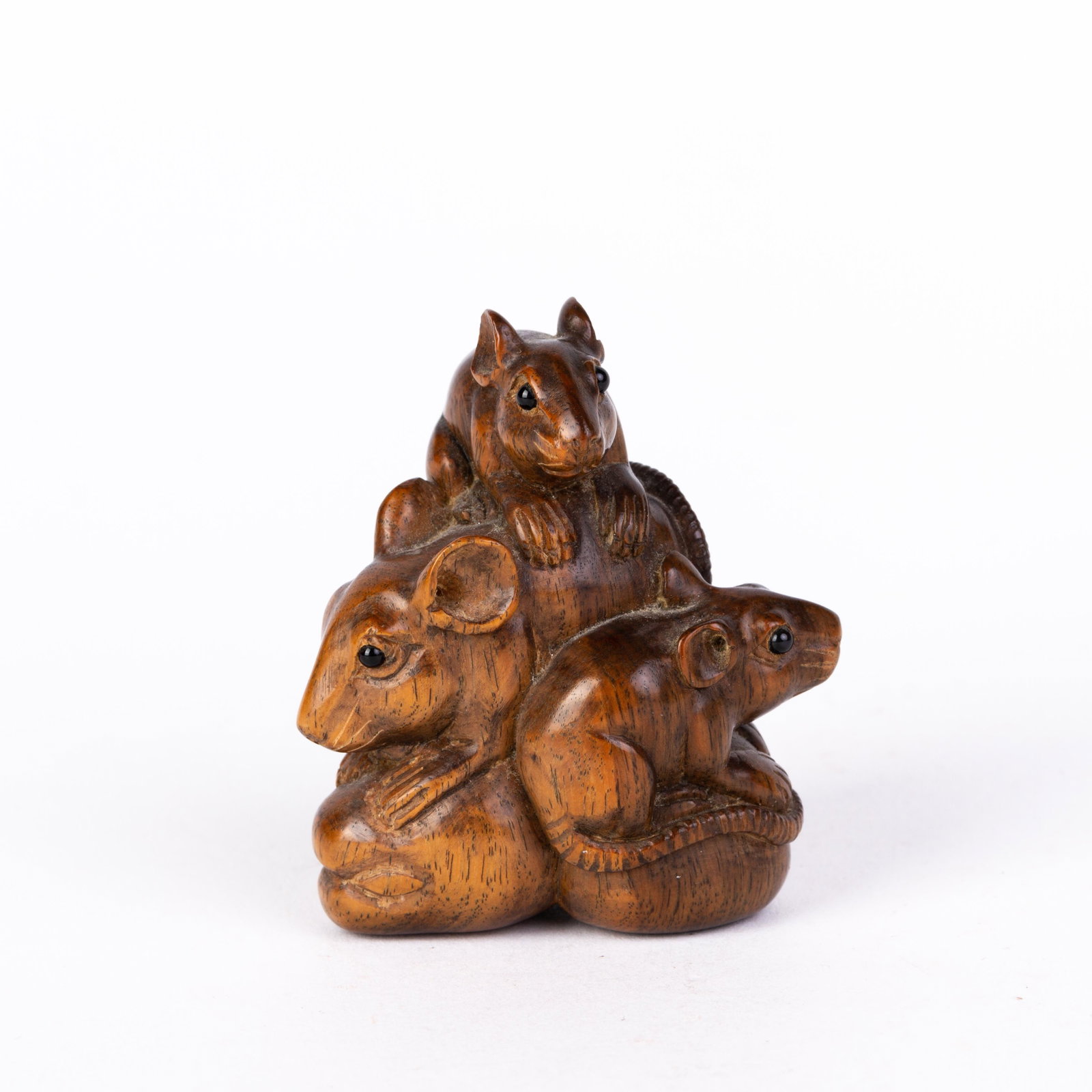Signed Japanese Carved Wood Netsuke Inro: DIMENSIONS APPROX 5x4x2.5CM. Please carefully study all photographs to get an accurate idea of the object. In good condition, as seen. Shipping is in-house and we ship internationally to US and rest o