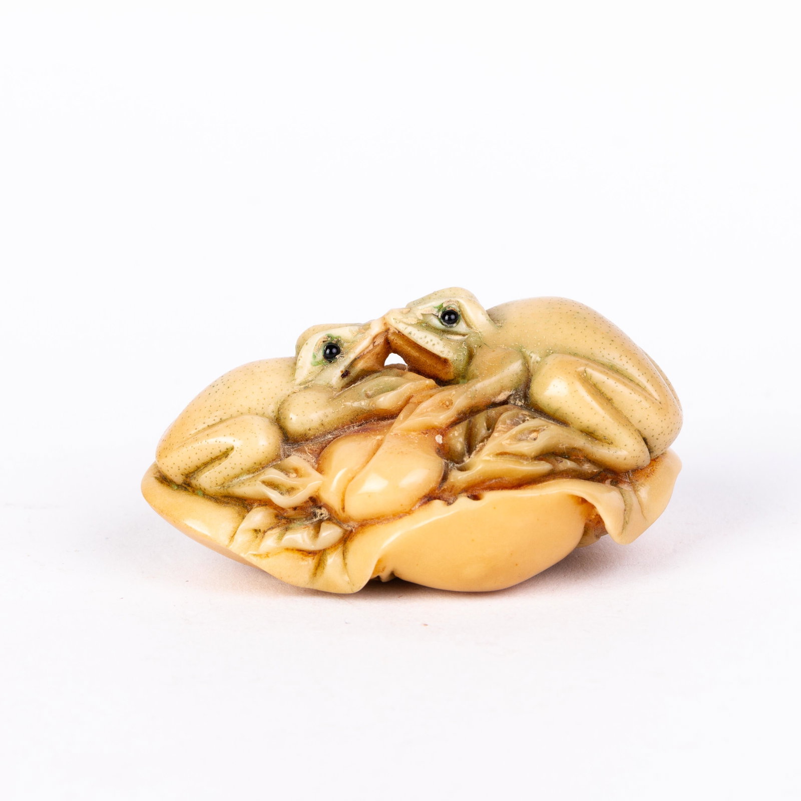 Signed Japanese Carved Tagua Nut Netsuke Inro: DIMENSIONS APPROX 6x4x3CM. Please carefully study all photographs to get an accurate idea of the object. In good condition, as seen. Shipping is in-house and we ship internationally to US and rest of 