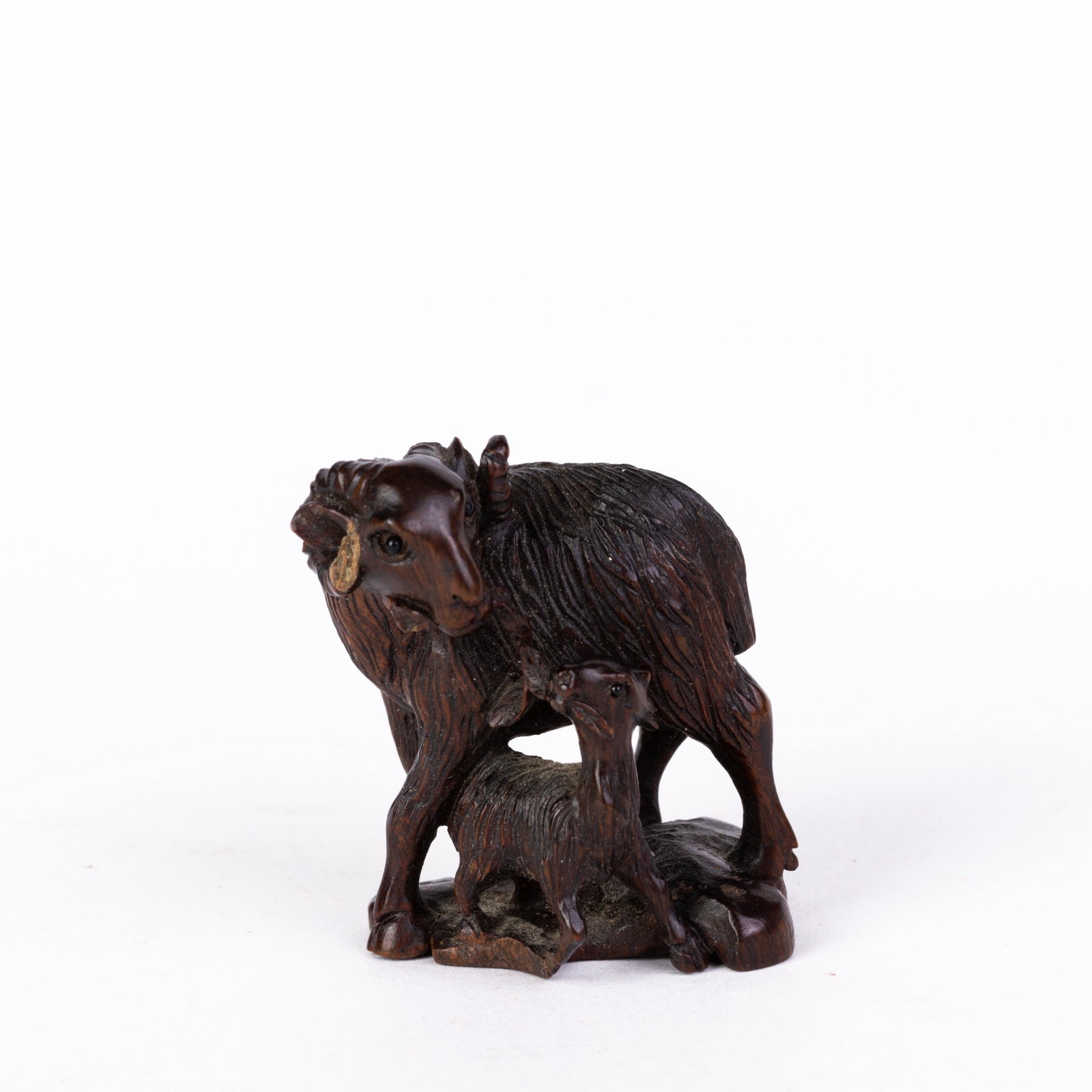 Signed Japanese Carved Wood Netsuke Inro: DIMENSIONS APPROX 4x3x3CM. Please carefully study all photographs to get an accurate idea of the object. In good condition, as seen. Shipping is in-house and we ship internationally to US and rest of 